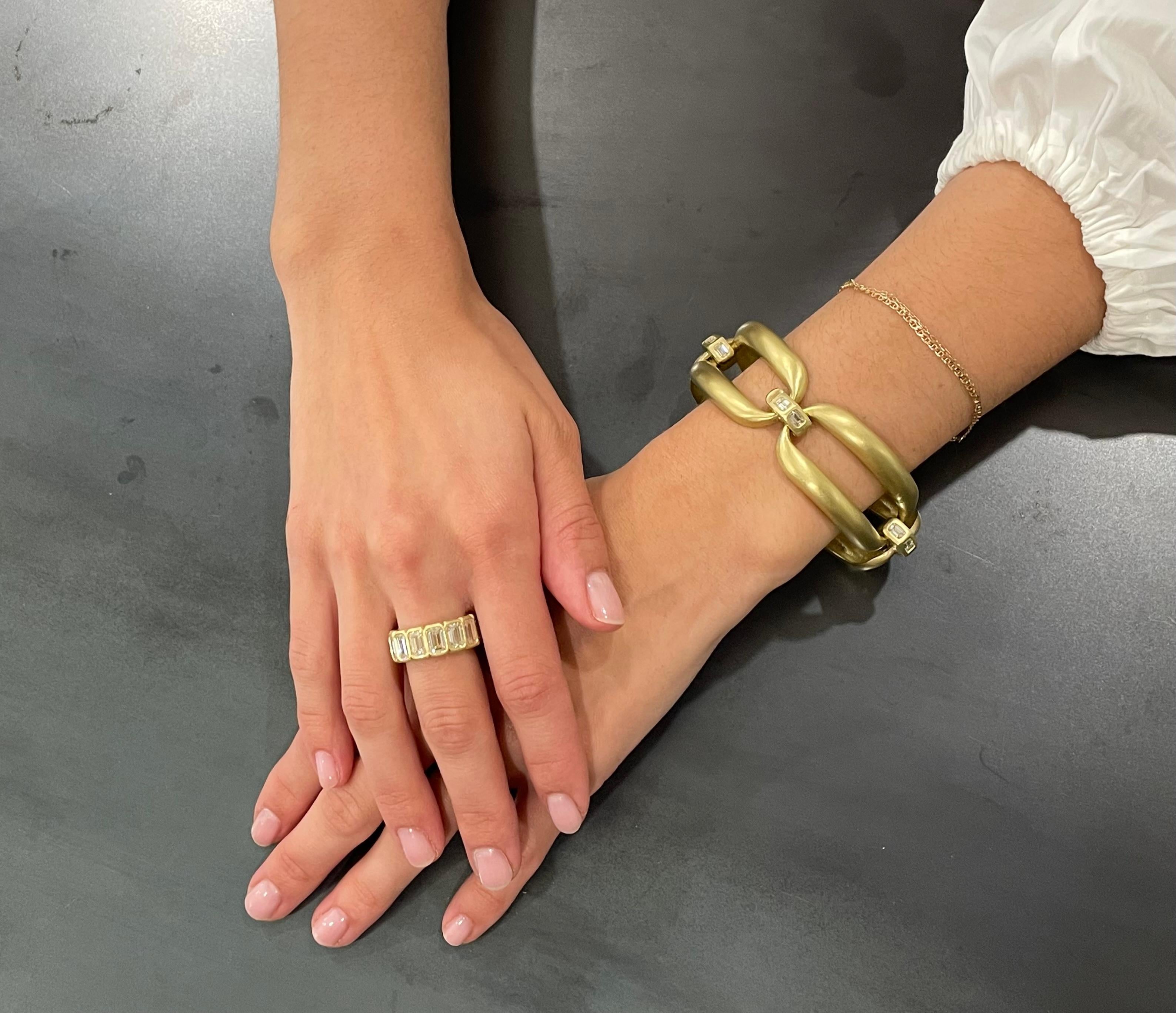 Emerald Cut Faye Kim 18 Karat Gold Diamond Dome Link Bracelet For Sale