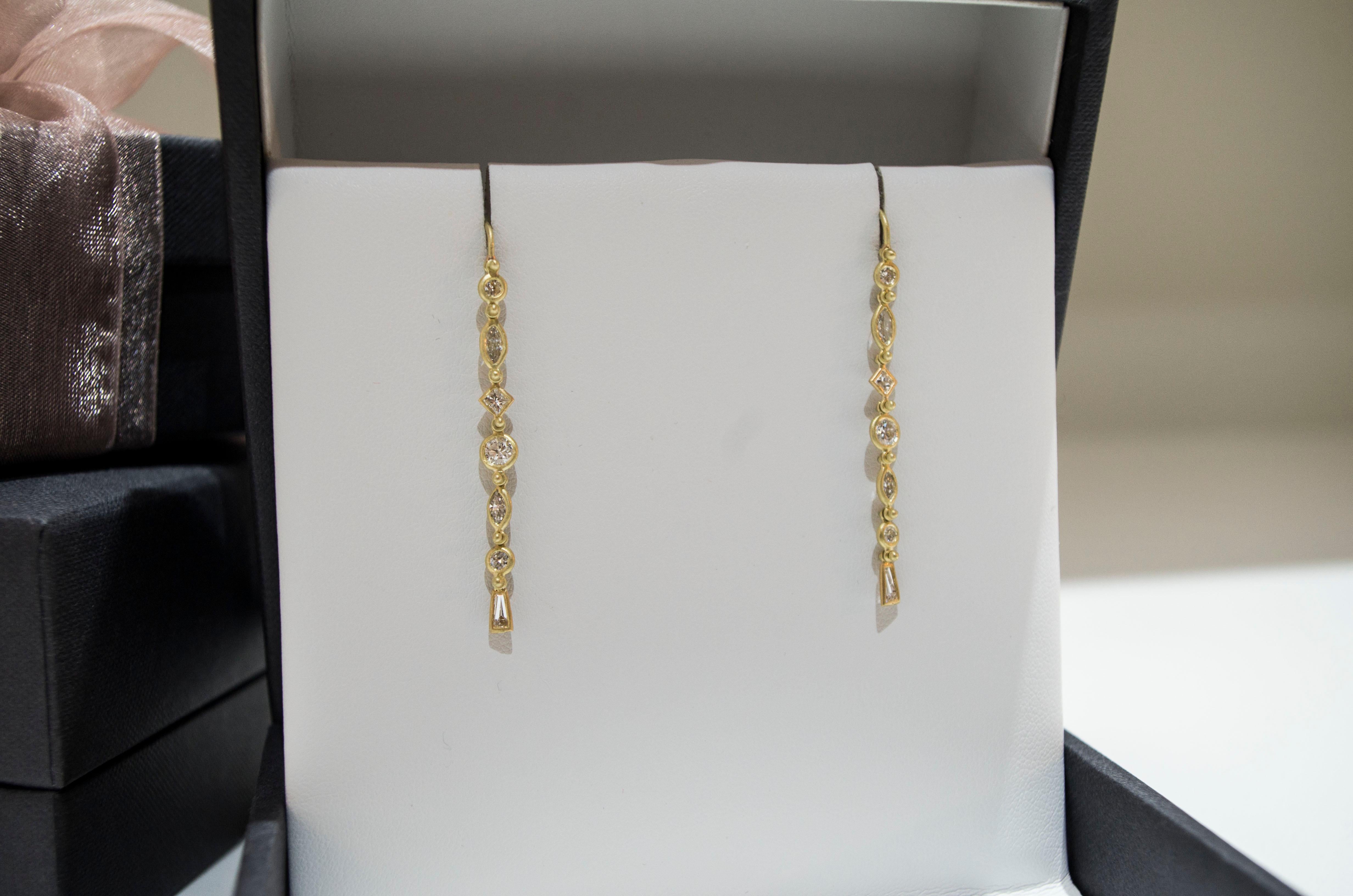Faye Kim 18 Karat Gold Diamond Line Earrings For Sale 2