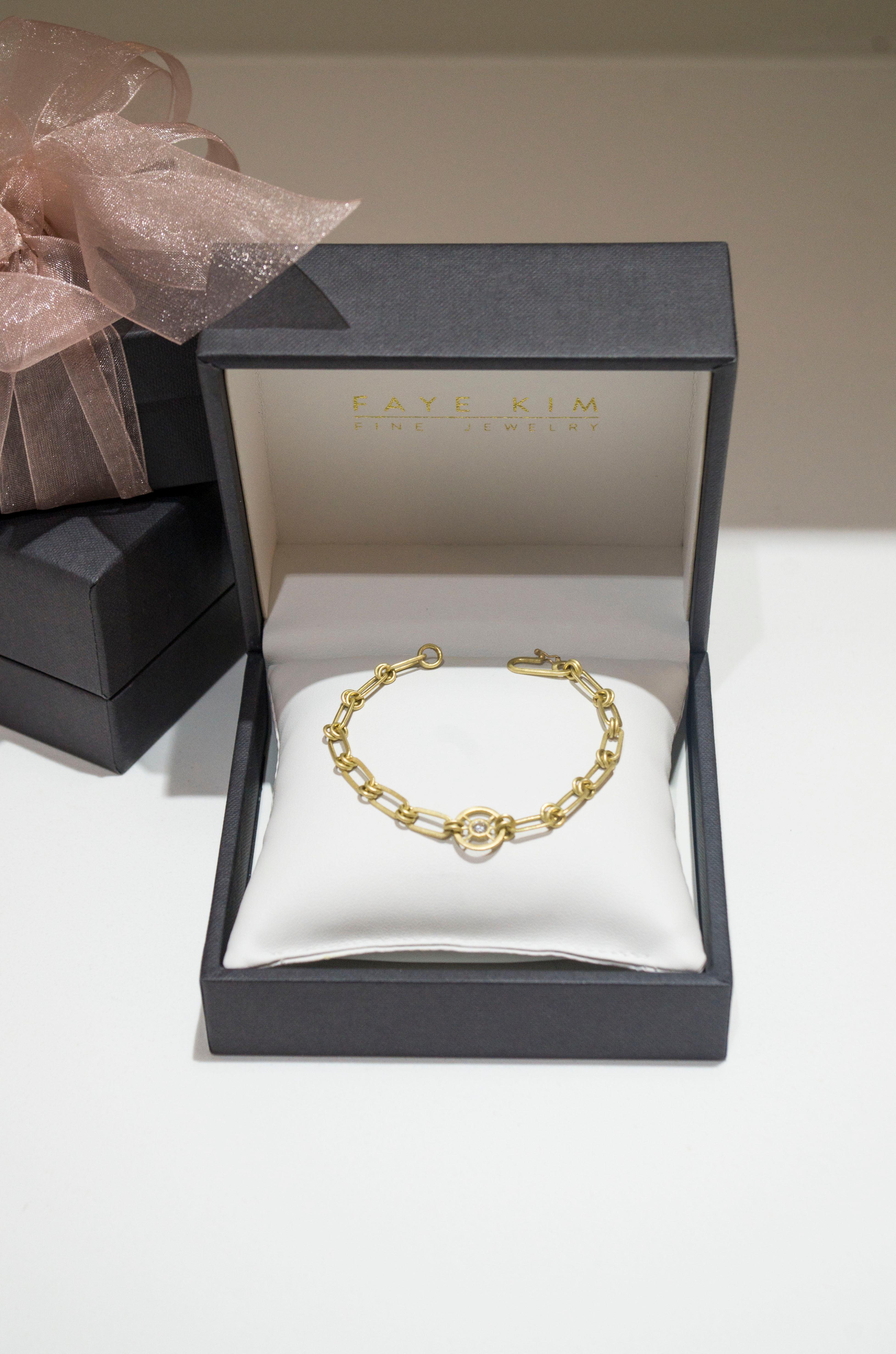 Faye Kim 18 Karat Gold Diamond Paperclip Link Bracelet For Sale 1