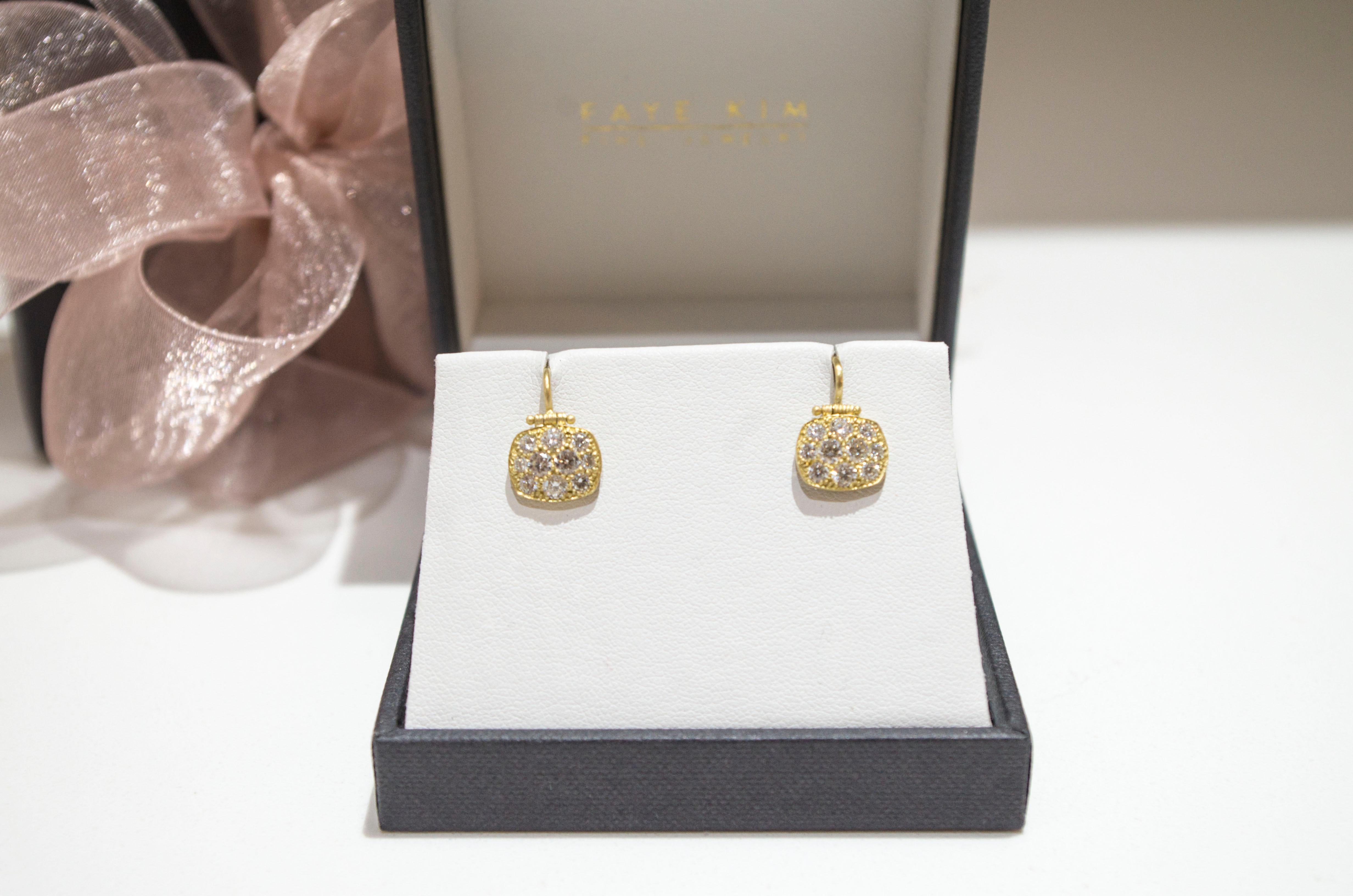 Faye Kim 18 Karat Gold Diamond Pave Chiclet Hinged Earrings In New Condition In Westport, CT
