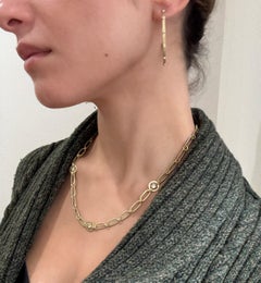 Faye Kim 18 Karat Gold Diamantbesetzte Creolen mit Pfosten - 1,5 "L, .32 tcw