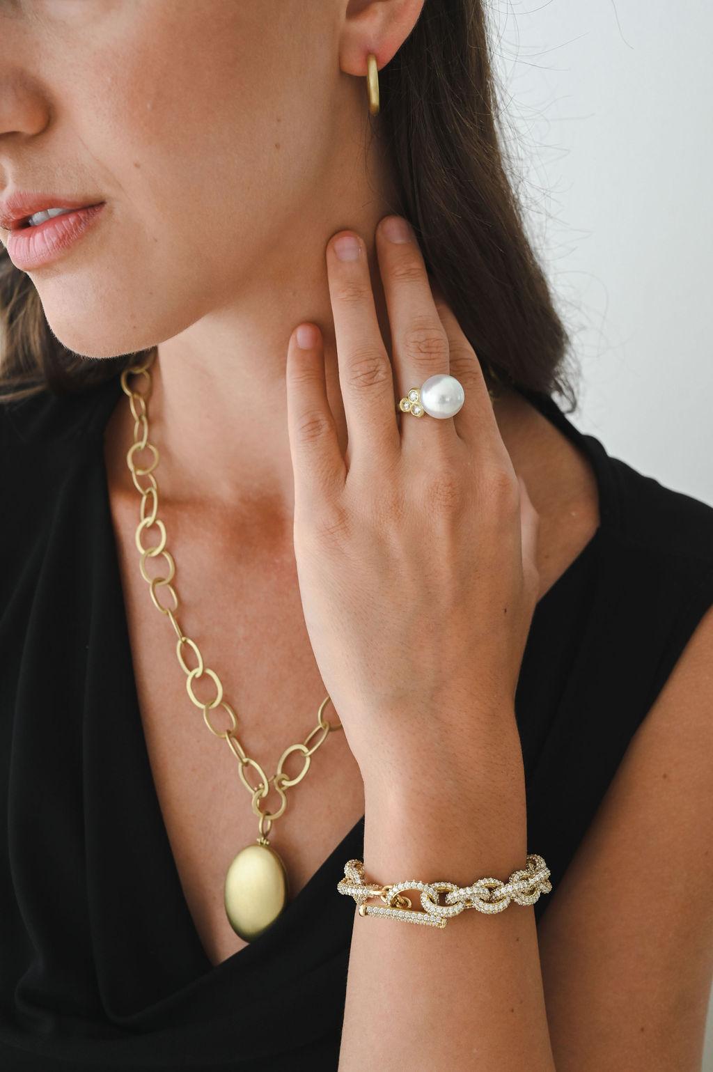 Round Cut Faye Kim 18 Karat Gold Diamond White South Sea Pearl Ring For Sale