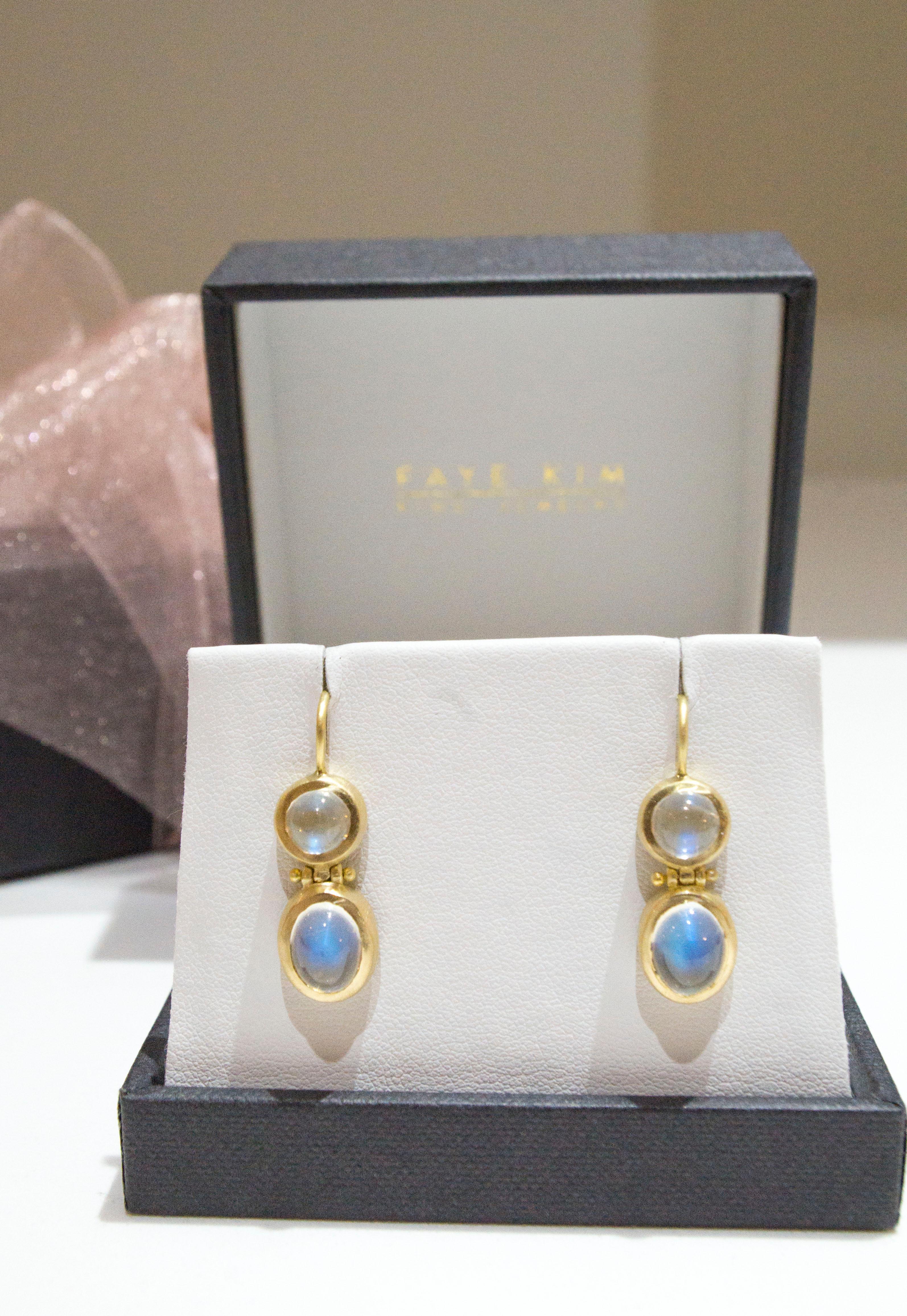 Faye Kim 18K Gold Double Ceylon Moonstone Hinged Earrings 

These bold and beautiful 18k Gold double Ceylon Moonstone Bezel Earrings make quite a statement. The matte gold enhances the moonstones striking rainbow effect. Featuring matched