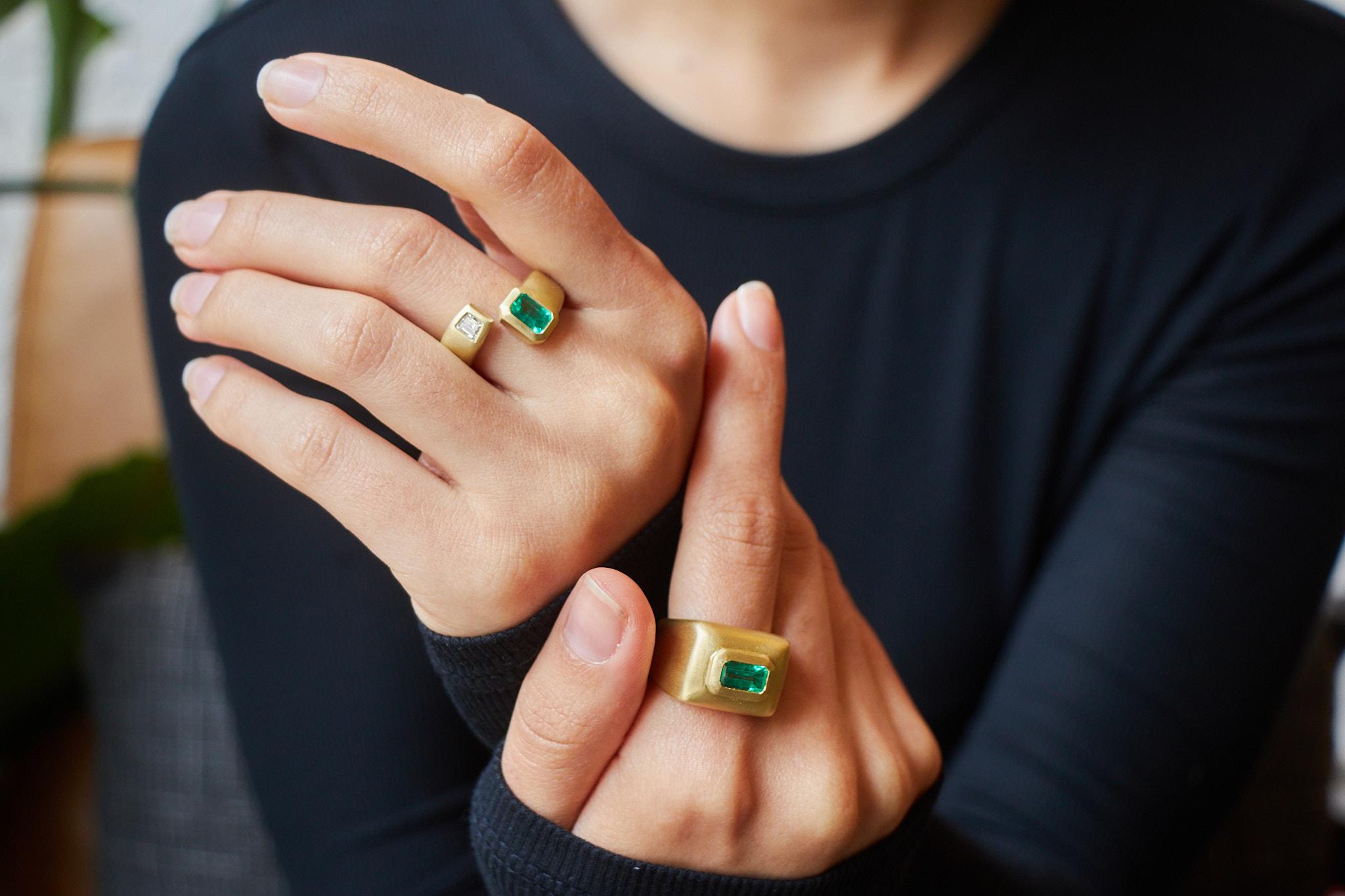Faye Kim 18 Karat Gold Emerald Bezel Dome Ring For Sale 1