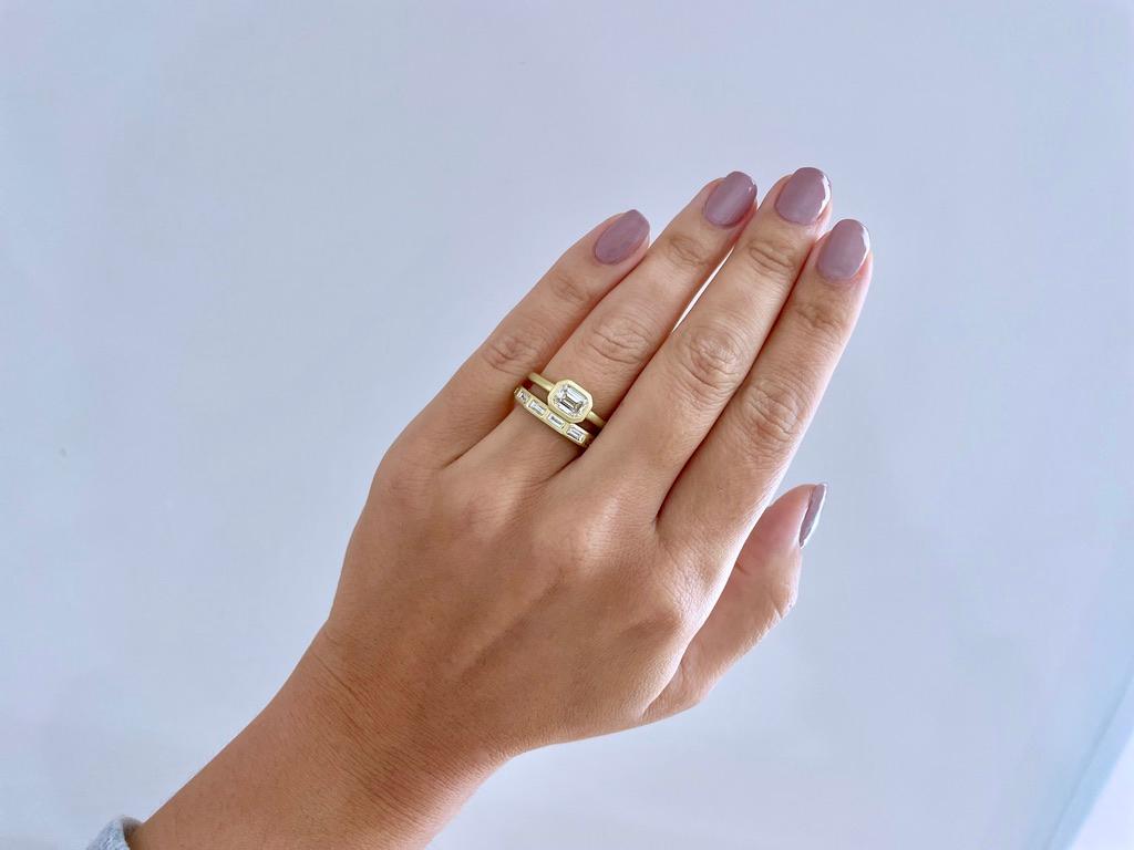 Women's or Men's Faye Kim 18 Karat Gold Emerald Cut Diamond Ring For Sale