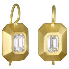 Pendientes Escudo de Diamantes talla Esmeralda de Oro de 18 Kilates Faye Kim