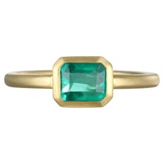 Faye Kim 18 Karat Gold Emerald Cut Emerald Single Stone Bezel Ring, Size 7