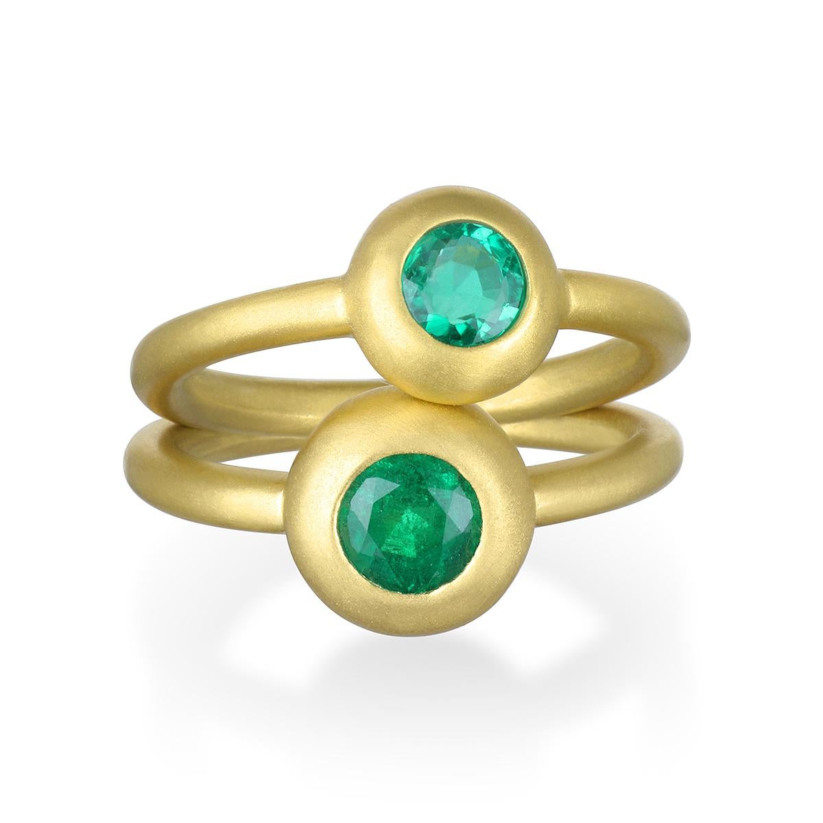Contemporary Faye Kim 18 Karat Gold Emerald Dome Ring For Sale
