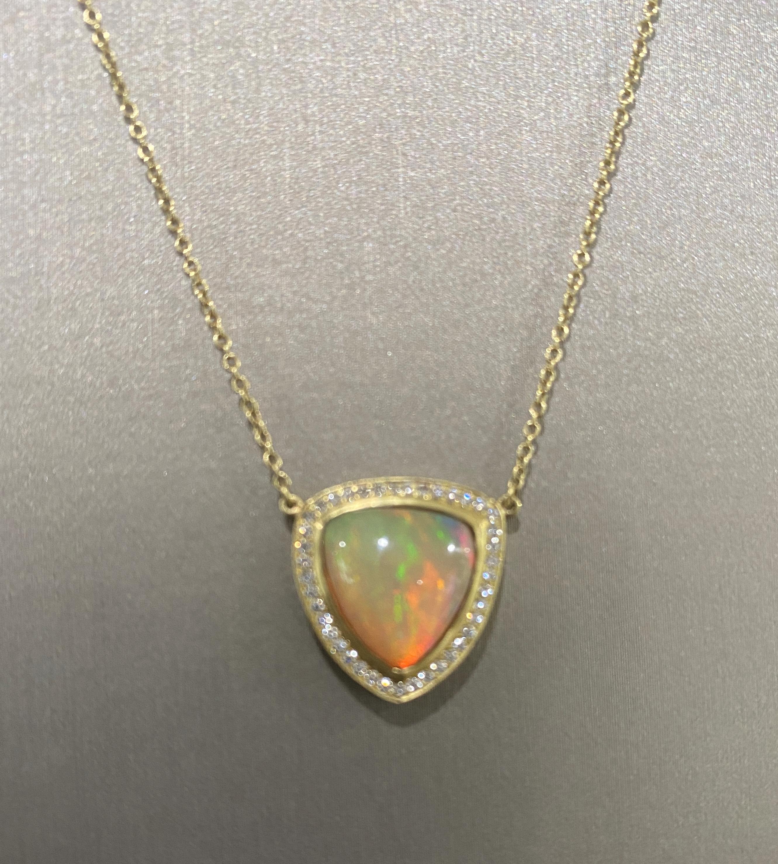 Women's Faye Kim 18 Karat Gold Ethiopian Opal Pendant Necklace with Diamond Halo