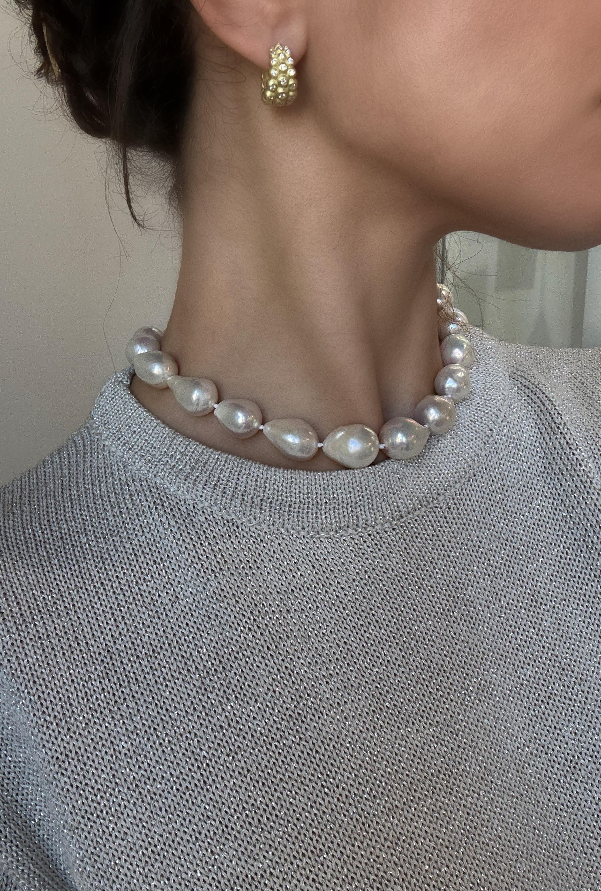 A Kim Collier de perles d'eau douce flammes en or 18 carats

13 x 16mm

22 pcs /Longueur 19