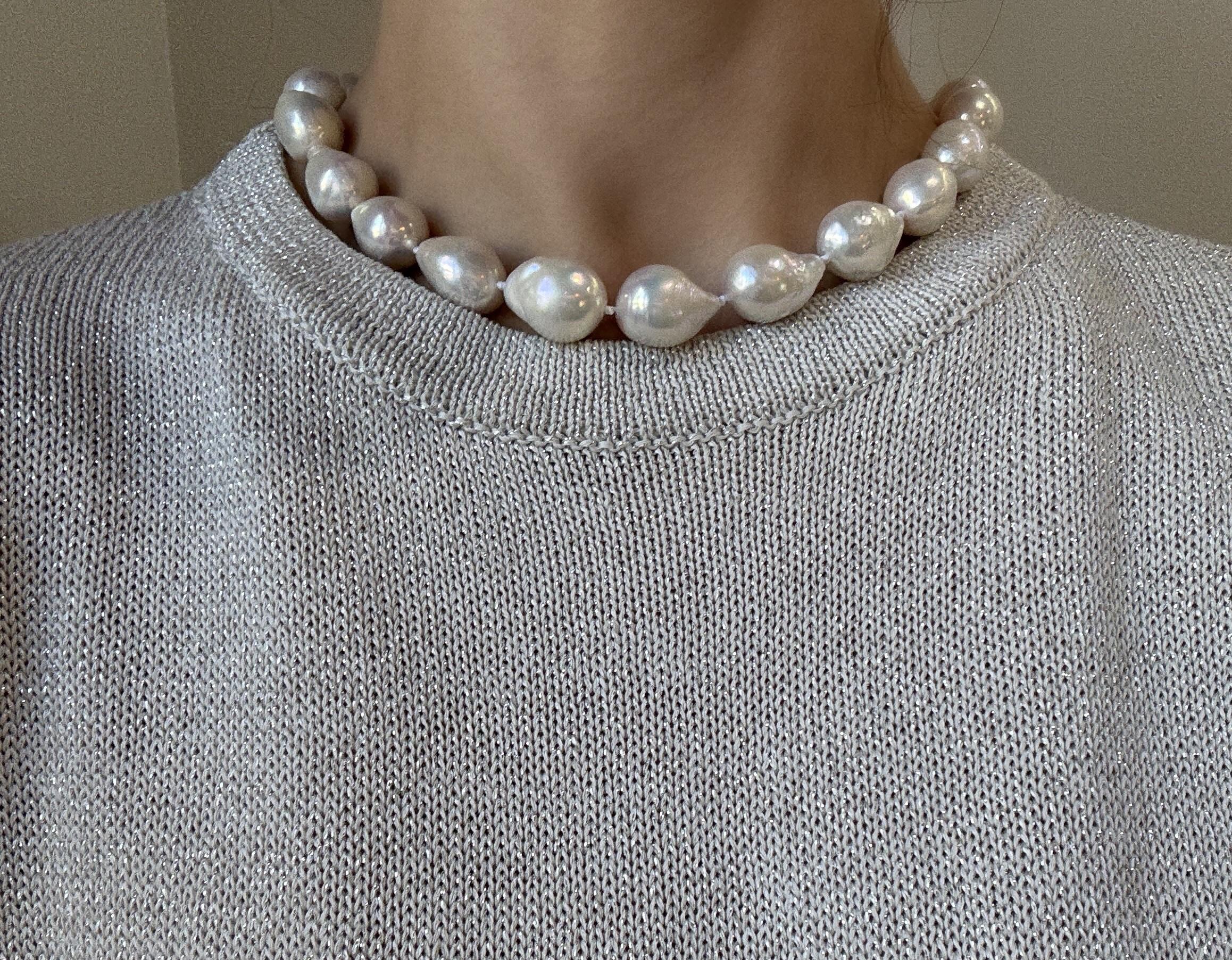 Perle A Kim Collier de perles d'eau douce flammes en or 18 carats en vente