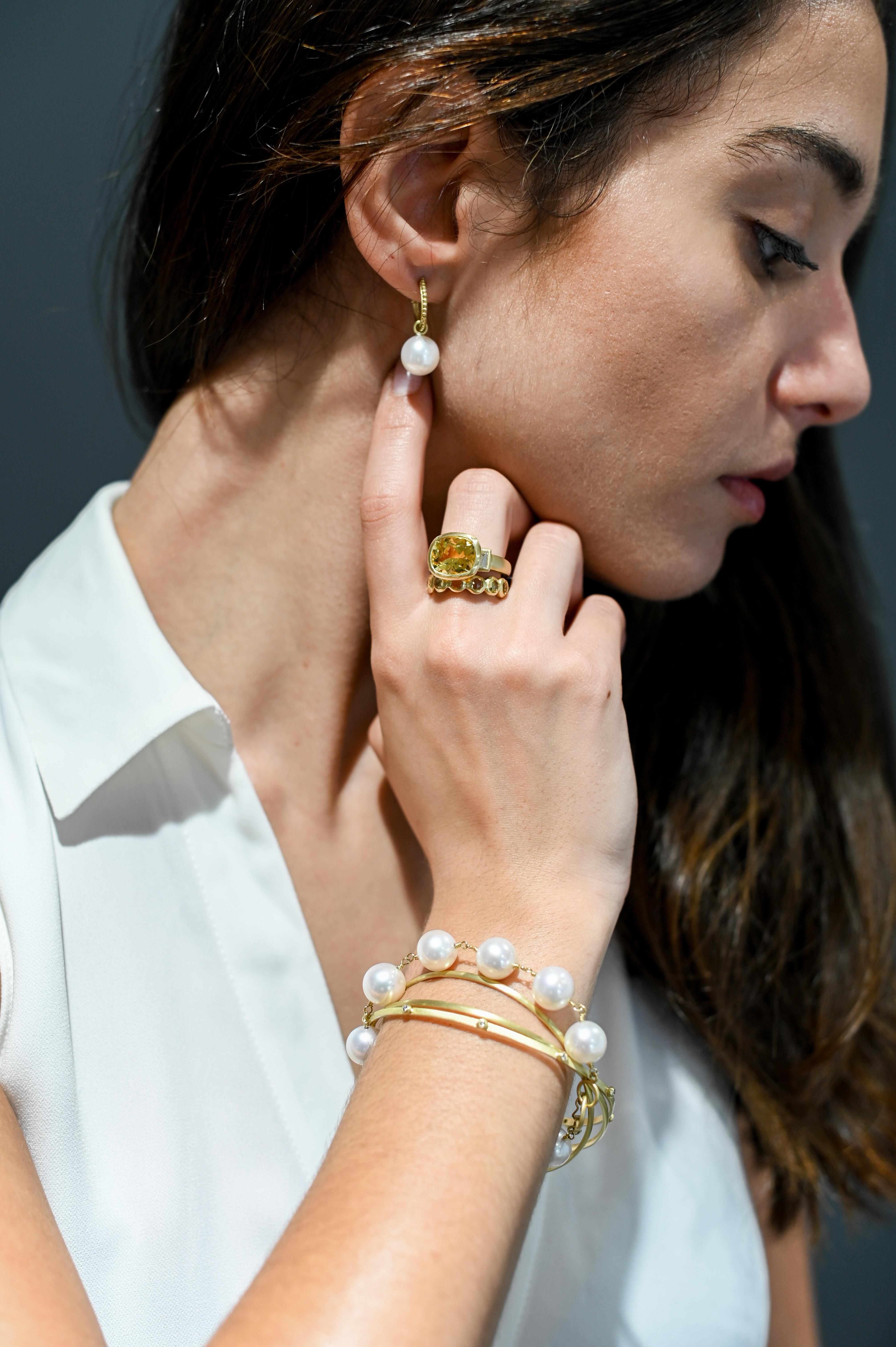 Uncut Faye Kim 18 Karat Gold Freshwater White Pearl Bracelet For Sale