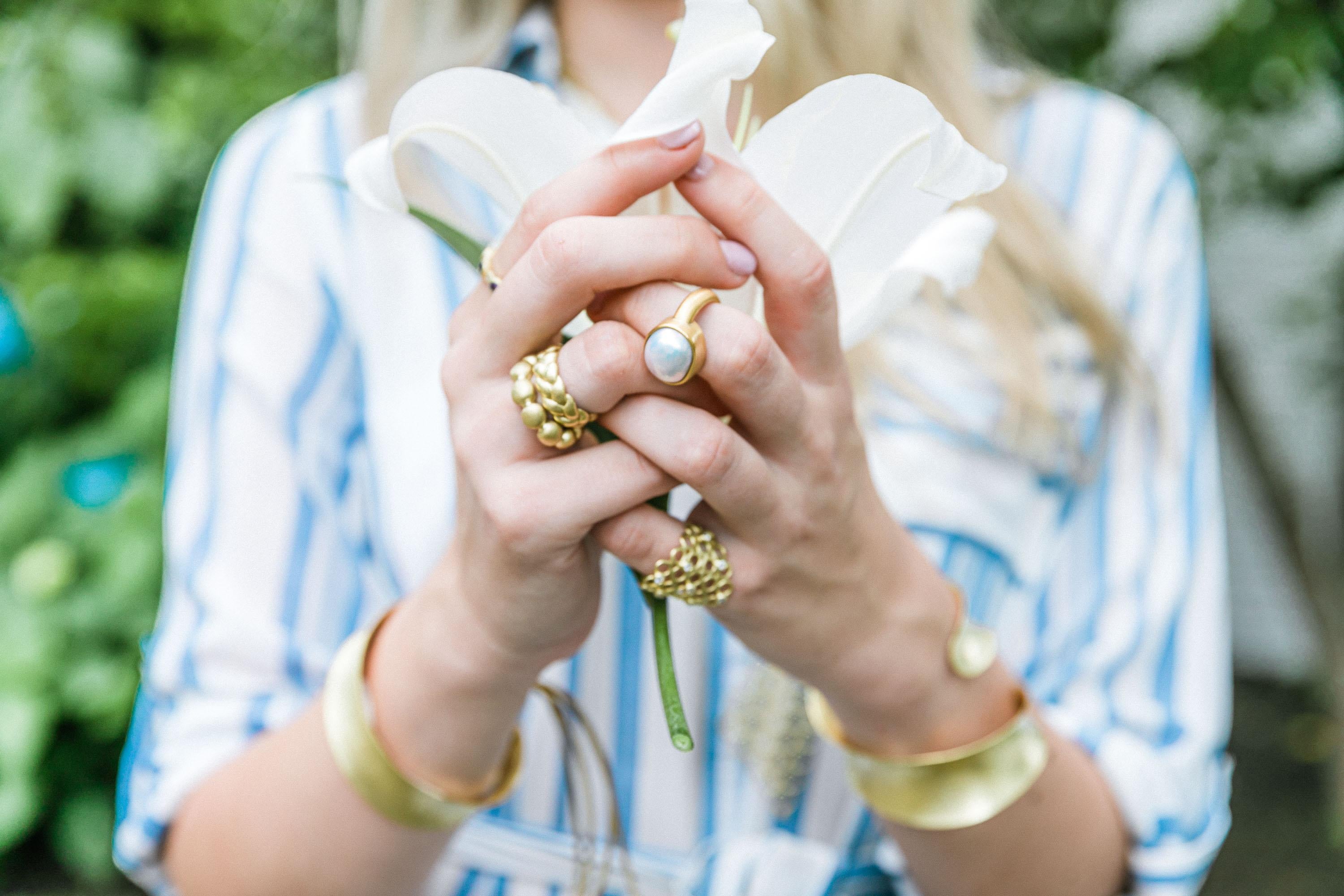 Faye Kim 18 Karat Gold Granulation Blase Ring Stack im Zustand „Neu“ im Angebot in Darien, CT