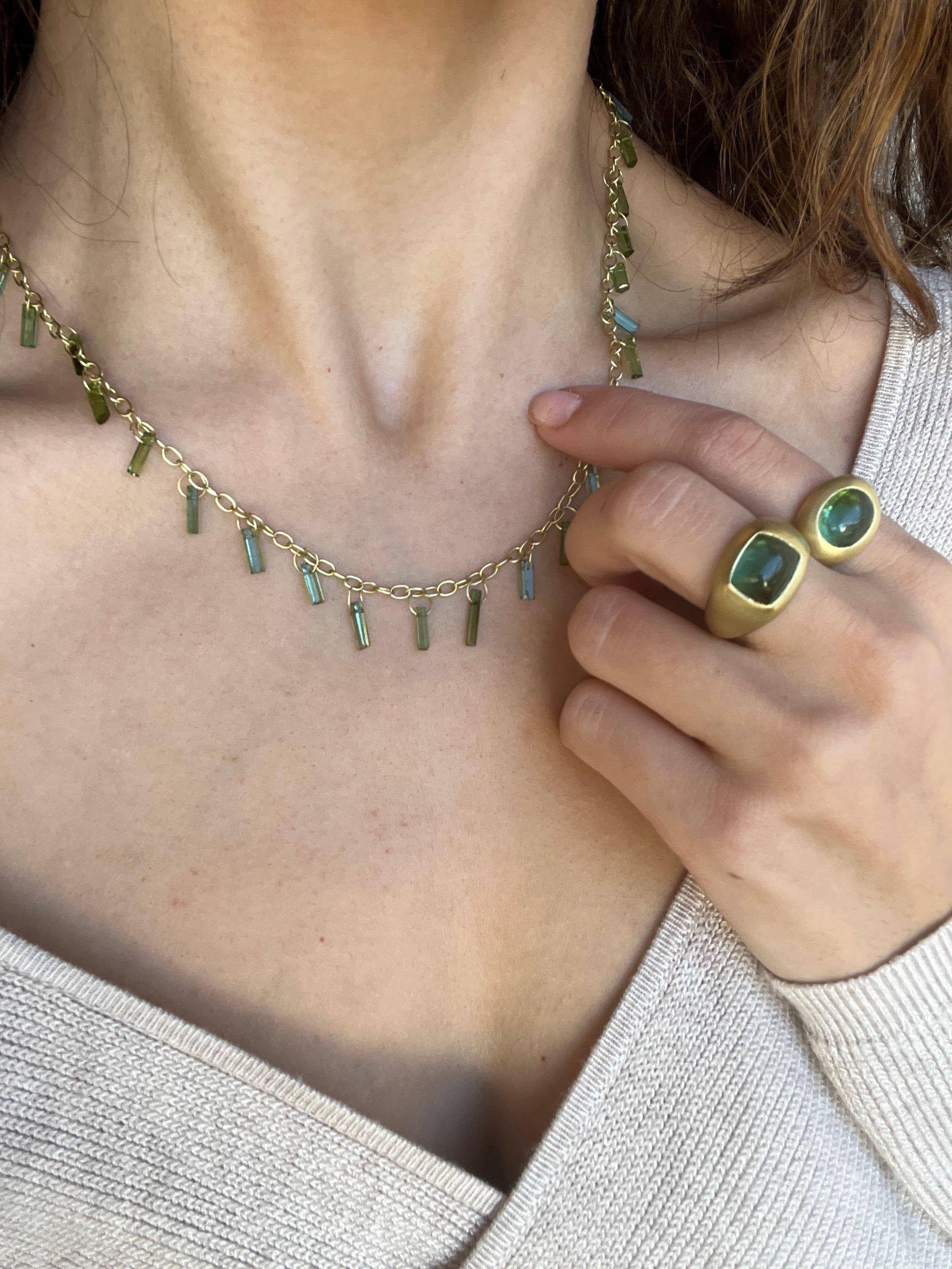 Faye Kim 18 Karat Gold Green Tourmaline Crystal Fringe Lariat Contemporáneo en venta