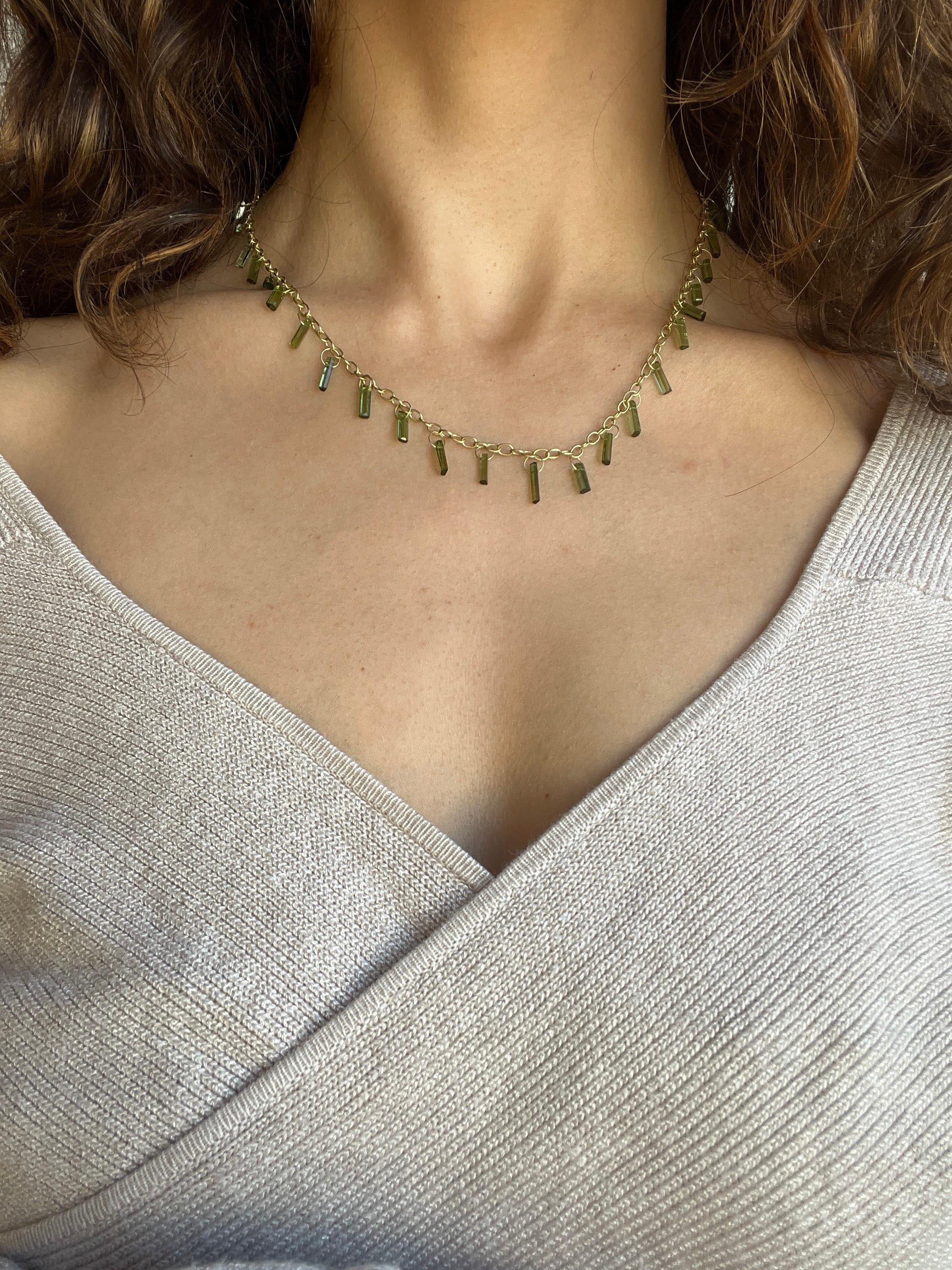 Faye Kim 18 Karat Gold Green Tourmaline Crystal Fringe Lariat Sin cortar en venta