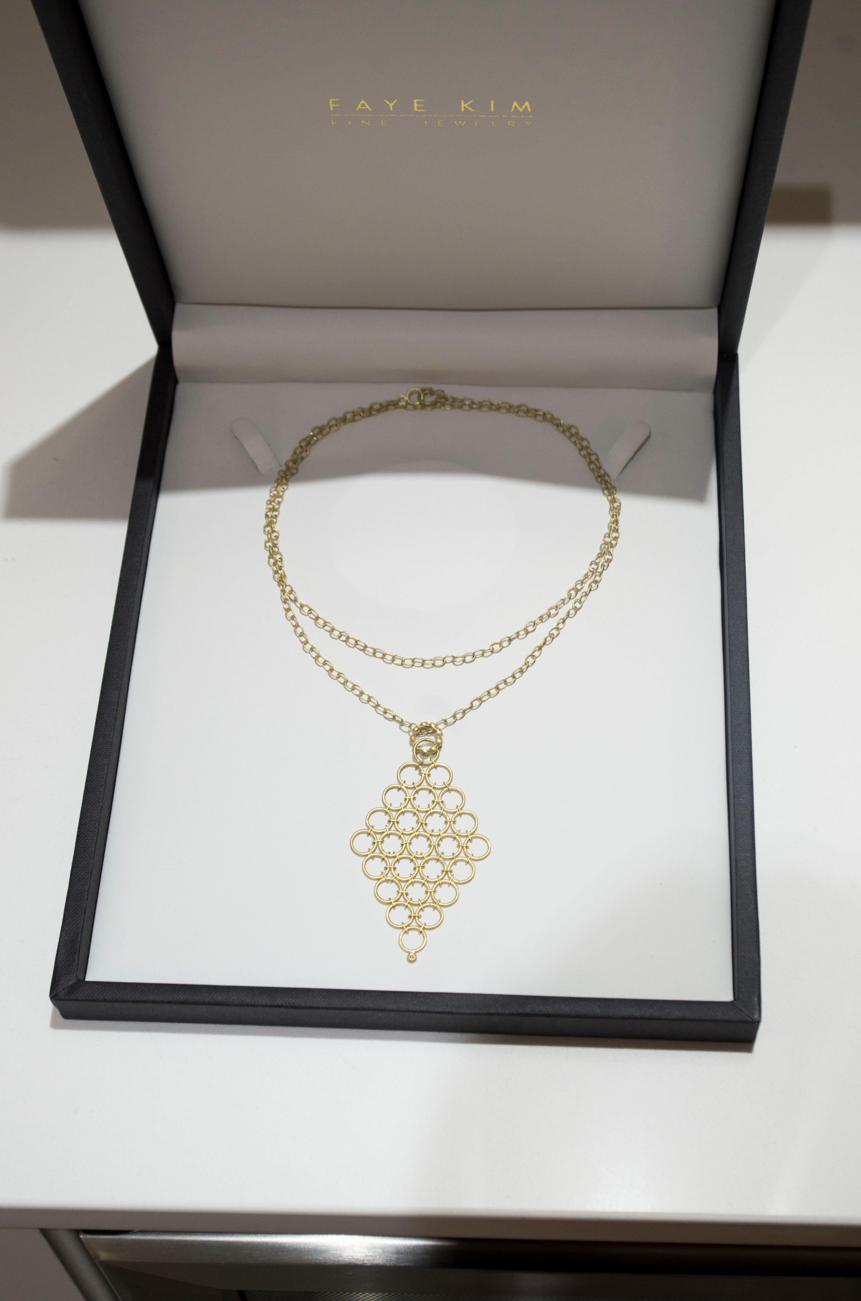 Faye Kim 18 Karat Gold Handmade Diamond Mesh Pendant Necklace For Sale 1