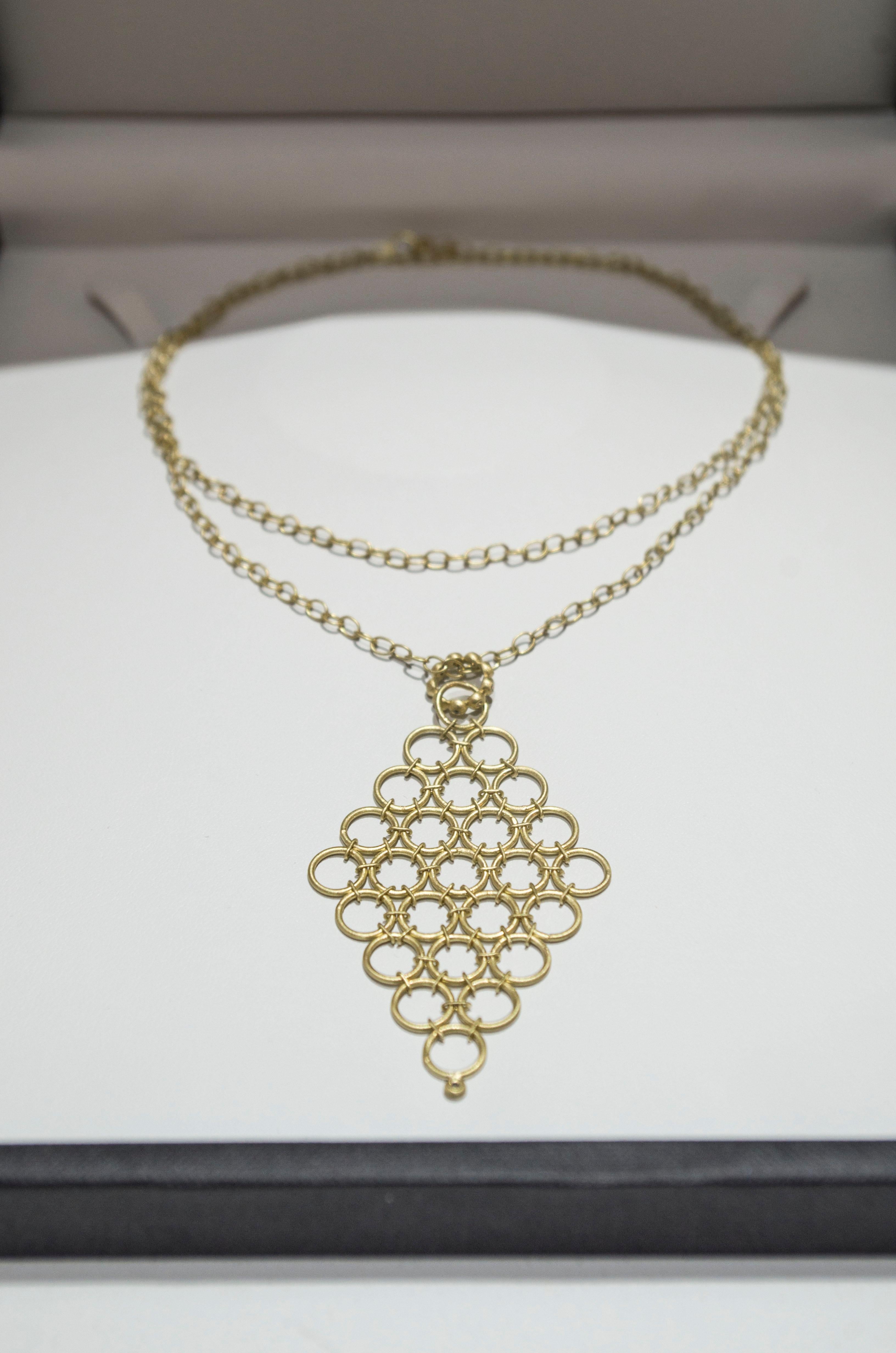 Faye Kim 18 Karat Gold Handmade Diamond Mesh Pendant Necklace For Sale 2
