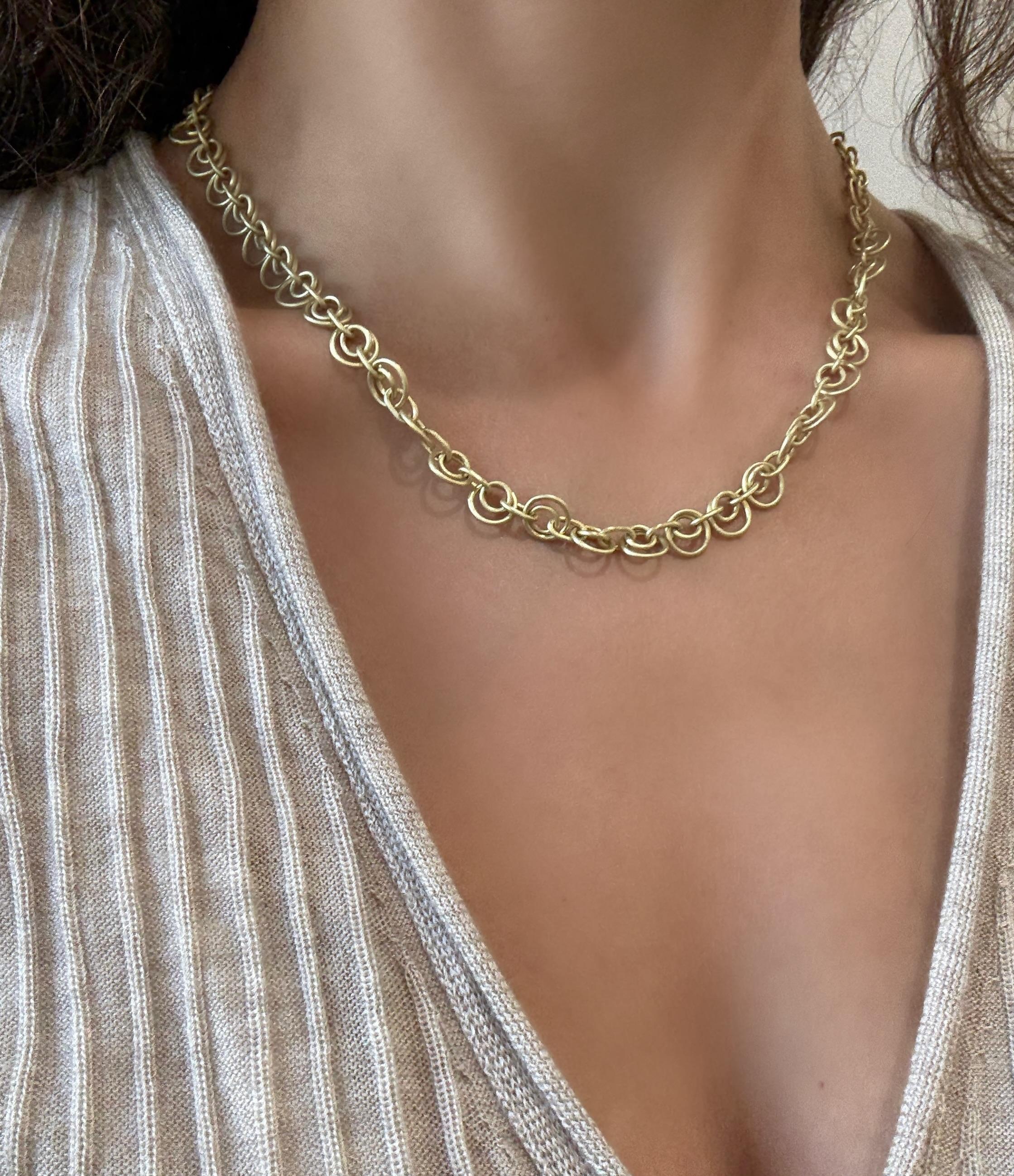 Faye Kim 18 Karat Gold Handmade Double Loop Chain For Sale 1