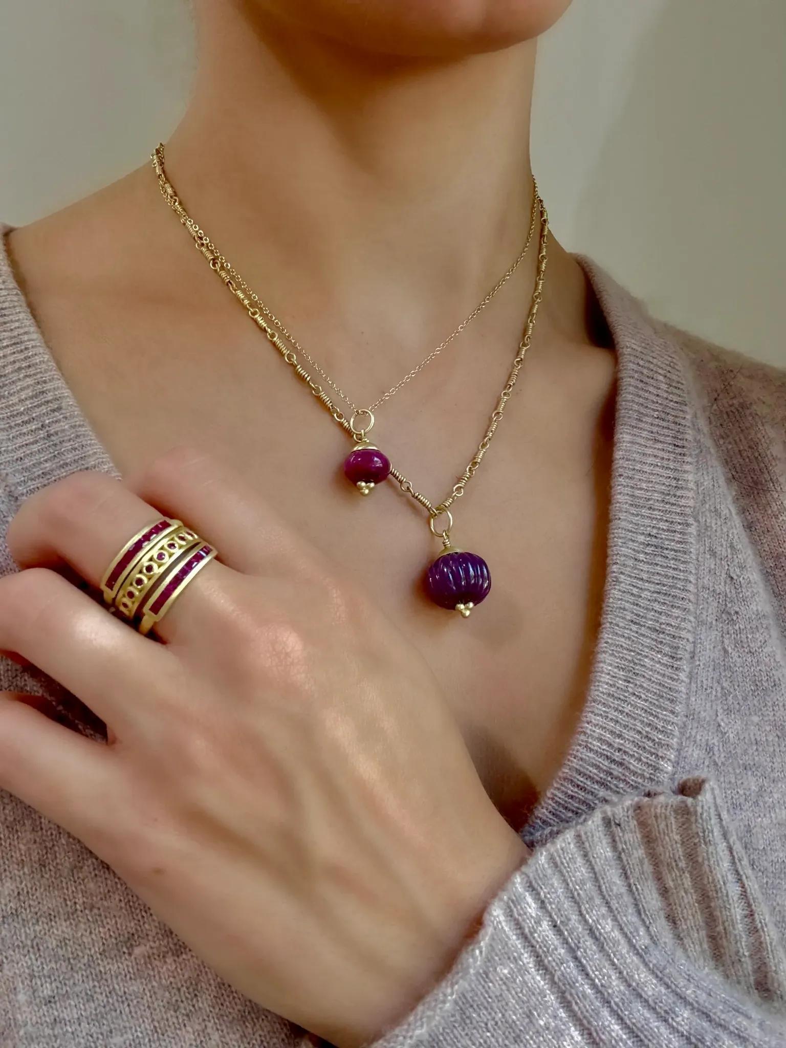 Faye Kim Chaîne en or 18 carats, enroulée à la main, avec fermoir/barre à bascule Neuf - En vente à Darien, CT