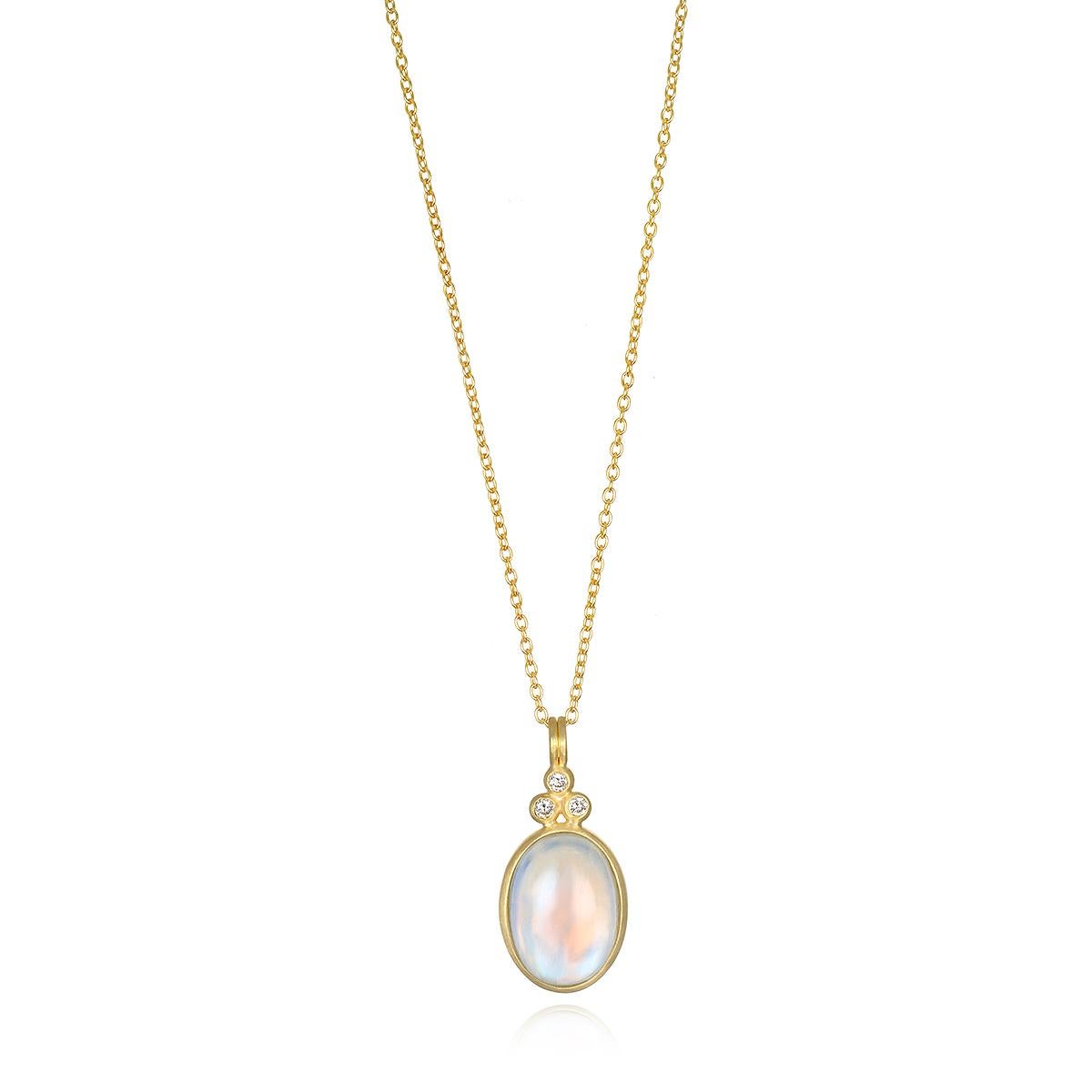 Faye Kim 18 Karat Gold Hinged Bail Moonstone Pendant Necklace In New Condition In Westport, CT