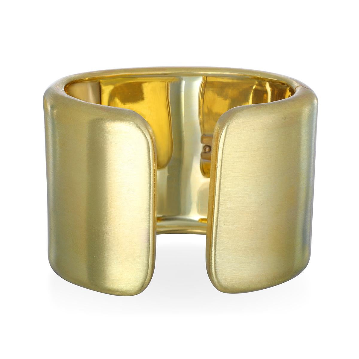 Faye Kim 18 Karat Gold Hinged Cuff (Zeitgenössisch) im Angebot