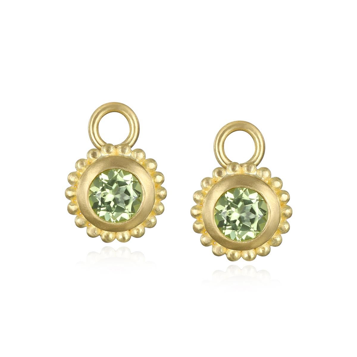 Faye Kim's 18 Karat Gold Hinged Huggy Hoops.
Matte finished, with removable Peridot Granulation Drops, 
these earrings would be a versatile and stylish addition to your jewelry collection.

Peridot Drops length from top of bail to bottom of bezel