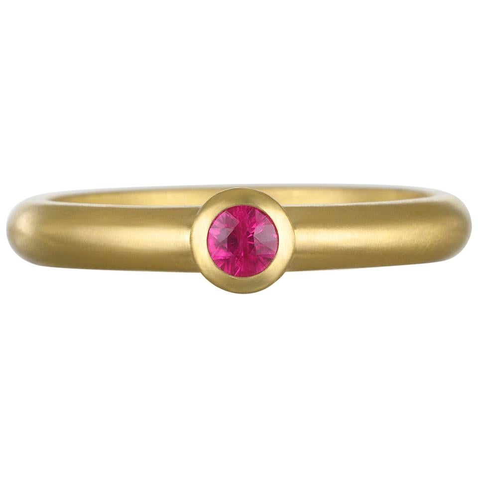 Faye Kim 18 Karat Gold Hot Pink Tourmaline Stack Ring For Sale