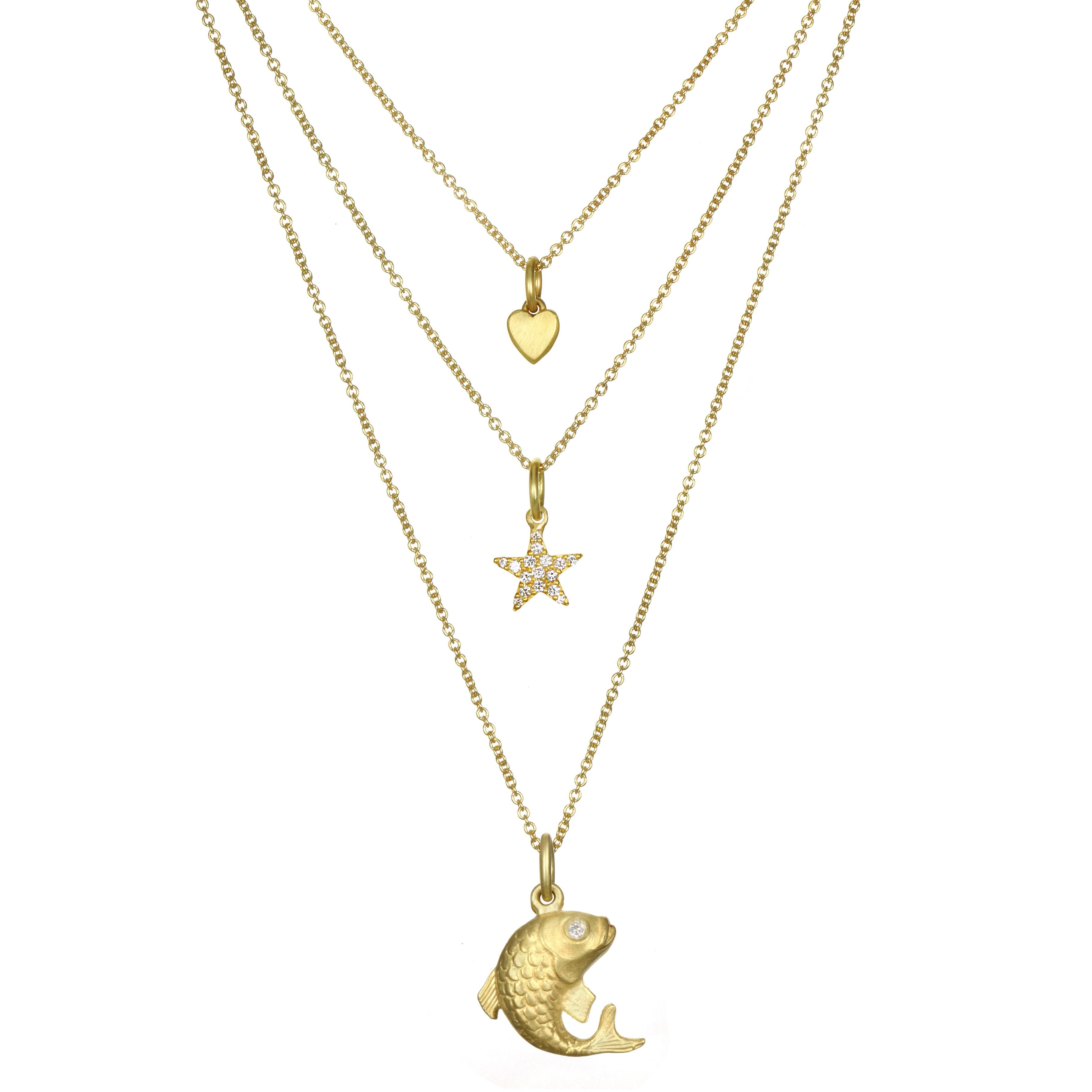 Koi-Fisch-Charm aus 18 Karat Gold von Faye Kim (Zeitgenössisch) im Angebot