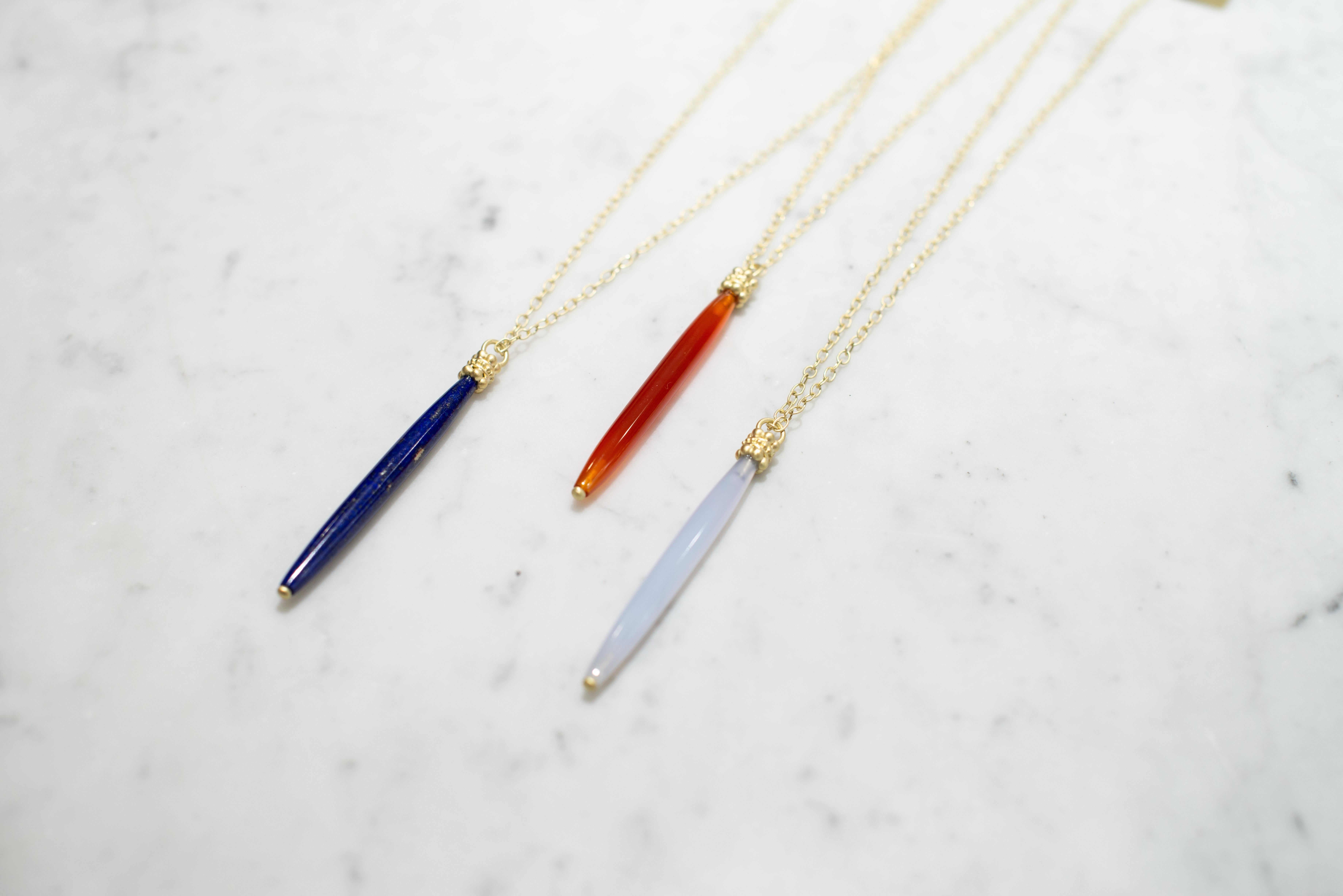 Faye Kim 18 Karat Gold Lapis Lazuli Pendant Necklace In New Condition For Sale In Westport, CT
