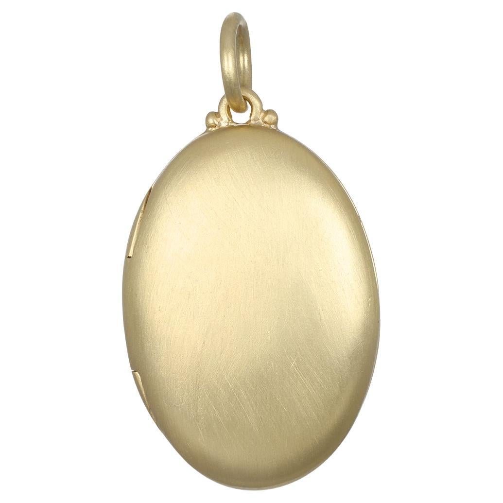 Relicario oval grande de oro de 18 quilates Faye Kim