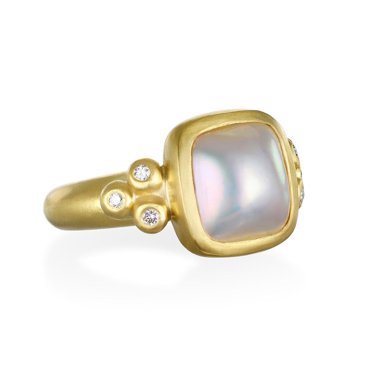 Contemporary Faye Kim 18 Karat Gold Mabe Pearl and Diamond Ring For Sale