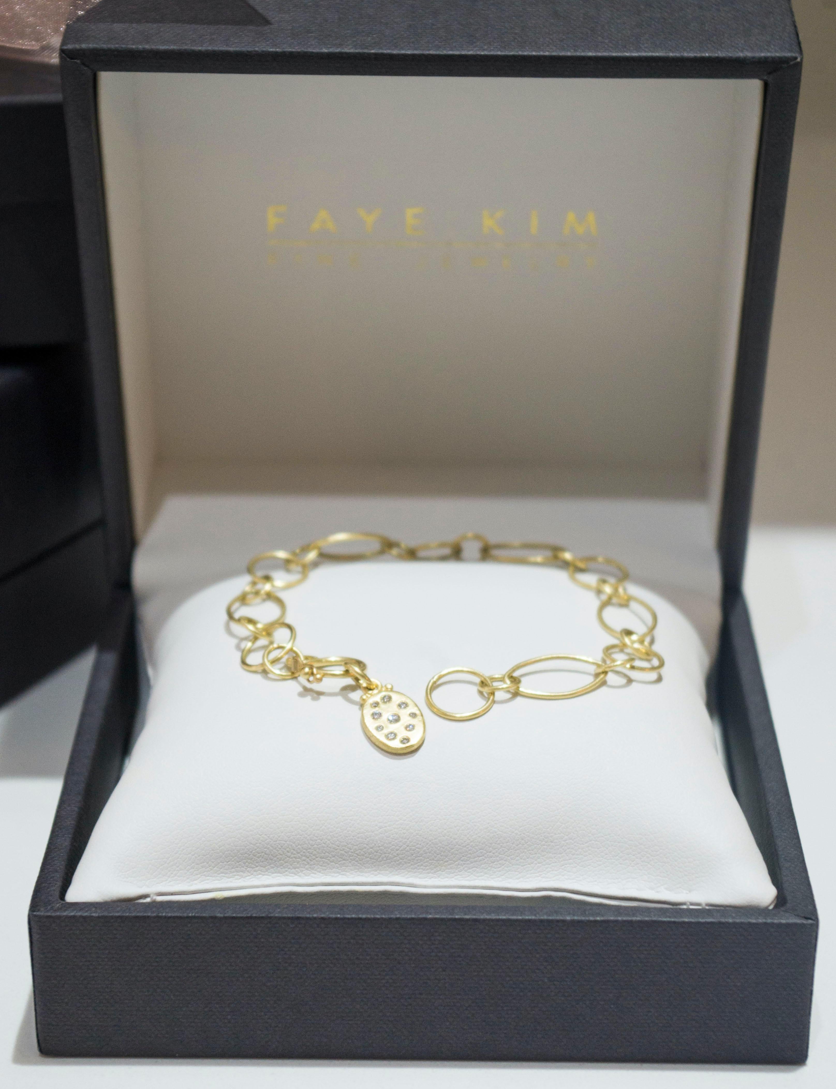 Contemporain Faye Kim - Bracelet à maillons en or 18 carats avec marquise ronde en vente