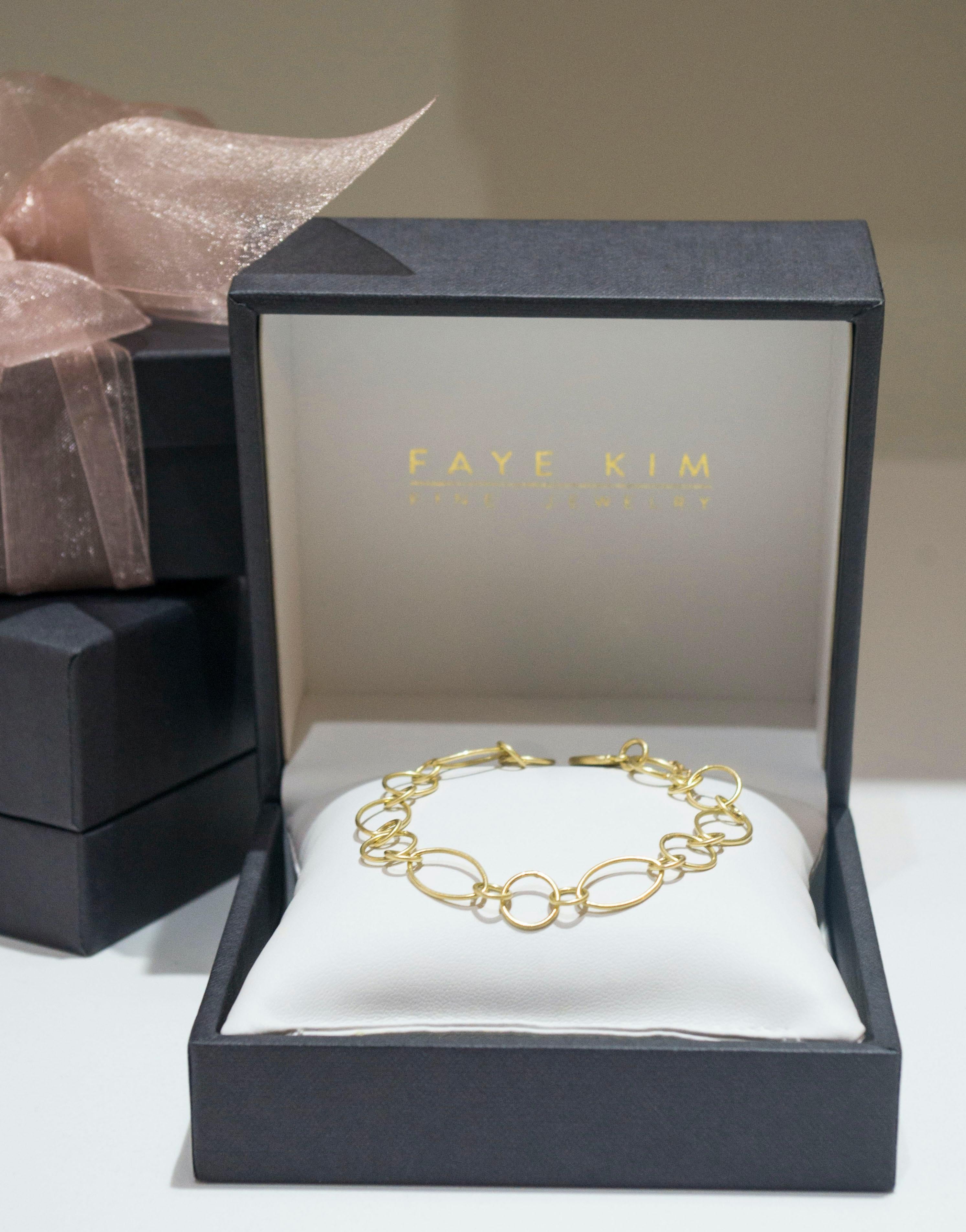 Marquise Cut Faye Kim 18 Karat Gold Marquise Round Link Bracelet For Sale