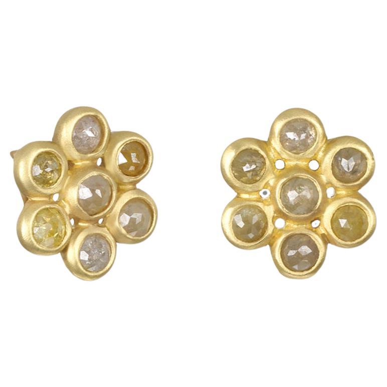 Faye Kim 18 Karat Gold Milky Diamond Daisy Earrings - 3.54 Carats twt