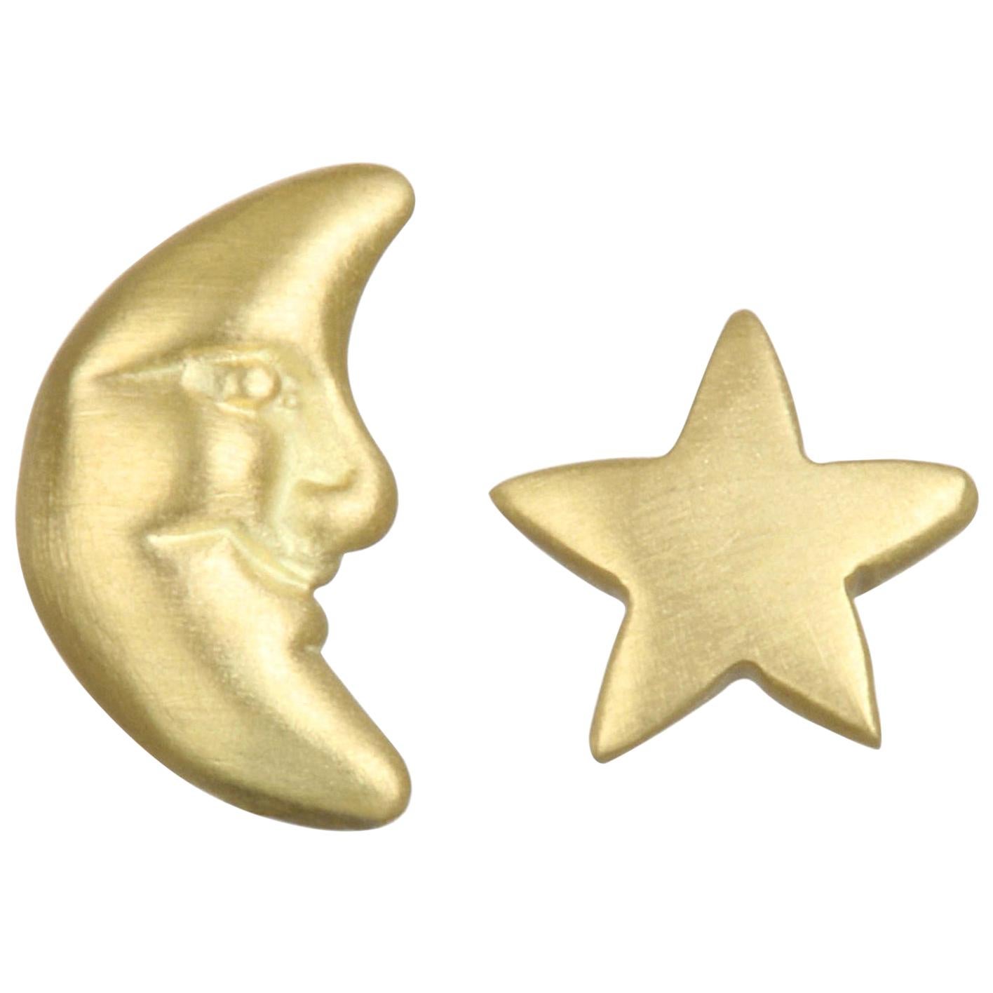 Faye Kim Clous d'oreilles en or 18 carats avec étoiles et lune en vente