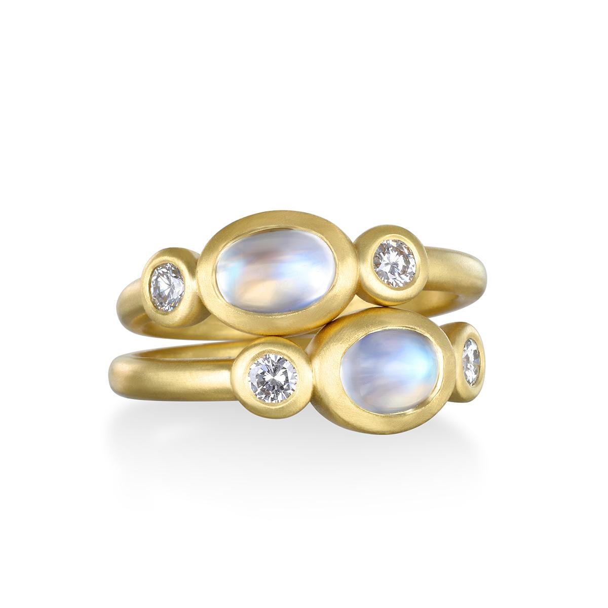 Moderne Faye Kim Bague à trois pierres en or 18 carats avec pierres de lune et diamants en vente