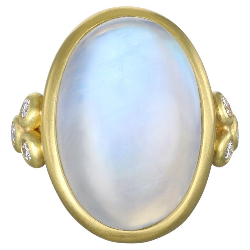 18 Karat Gold Mondstein und dreifacher Diamant-Perlenring von Faye Kim