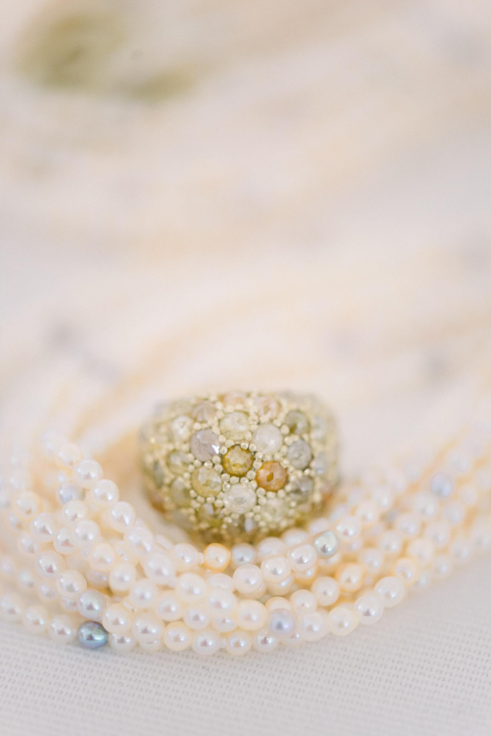 Mehrreihige Akoya-Keshi-Perlenkette von Kim, 18 Karat Gold, 18 Karat im Angebot 10