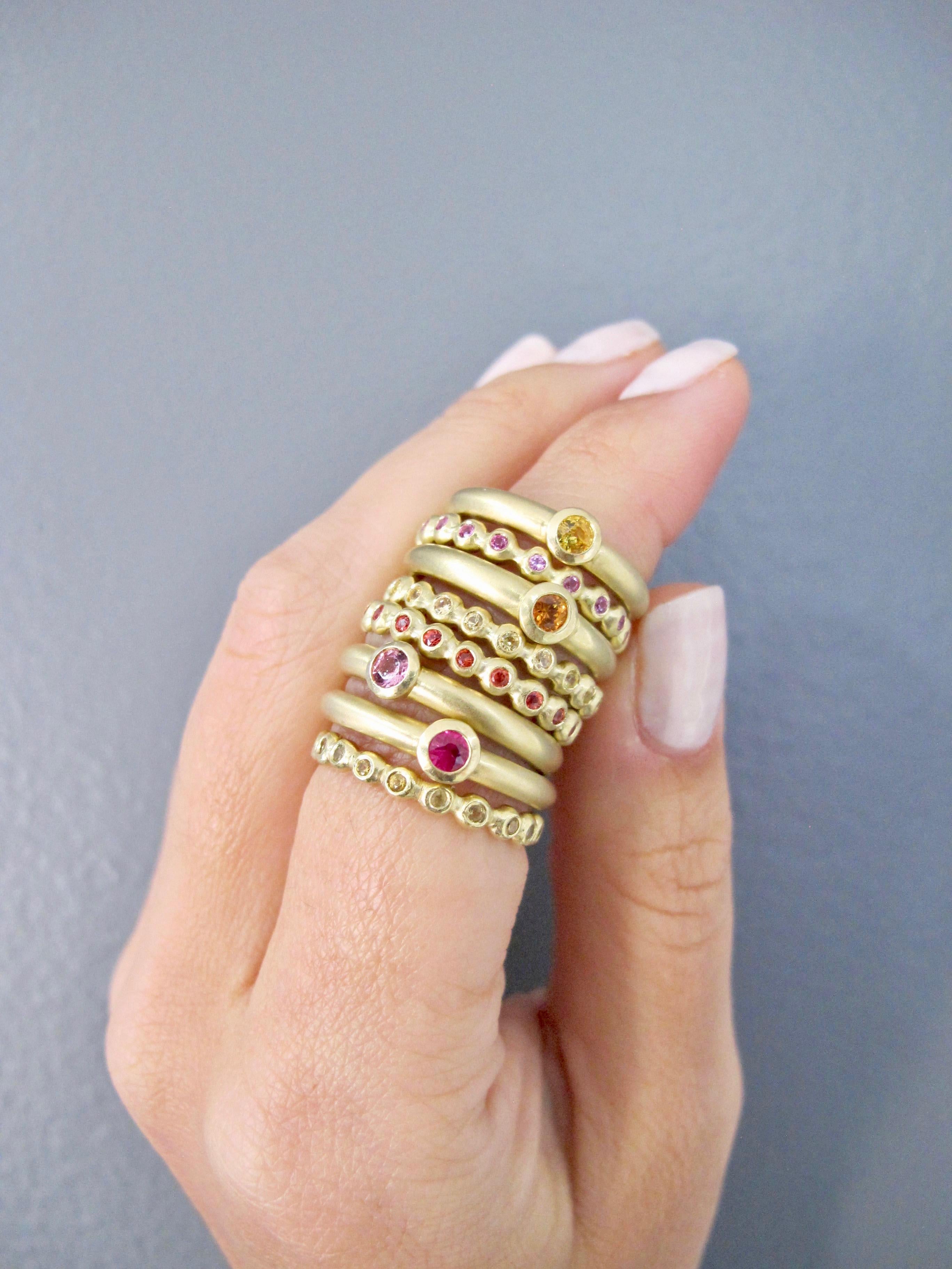 Contemporary Faye Kim 18 Karat Gold Orange Sapphire Granulation Bead Ring For Sale