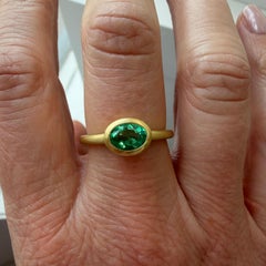Faye Kim 18 Karat Gold Oval Emerald Single Stone Bezel Ring, Size 7