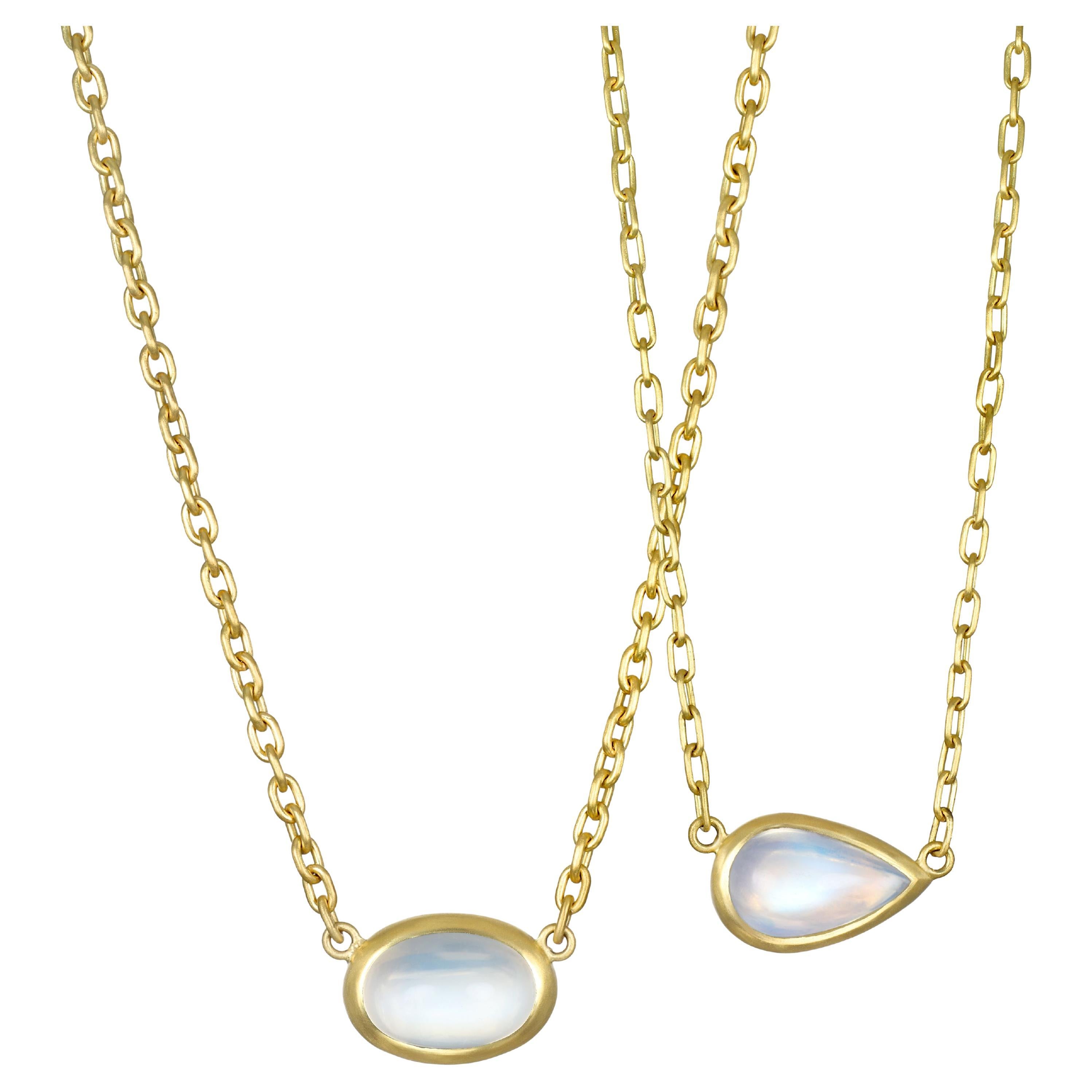 Contemporaneo A. Kim, collana in oro 18 carati con pietra di luna ovale in vendita