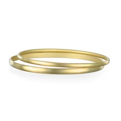 Faye Kim 18 Karat Gold Oval Wire Bangle Bracelet - 3mm