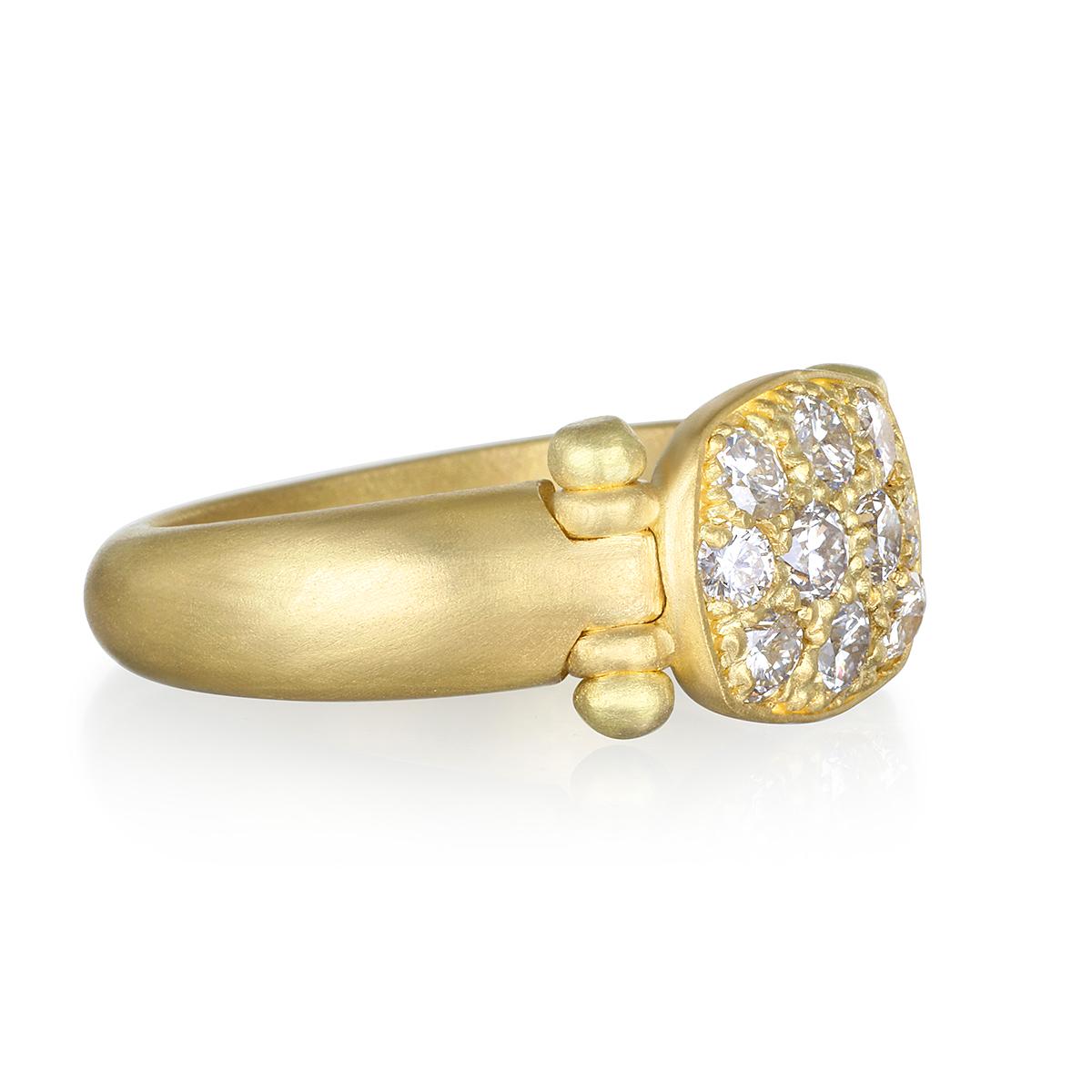 Contemporary Faye Kim 18 Karat Gold Pave Diamond Hinged Chiclet Ring For Sale