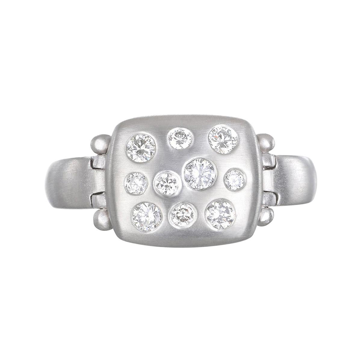 Women's or Men's Faye Kim 18 Karat Gold Pave Diamond Hinged Chiclet Ring For Sale