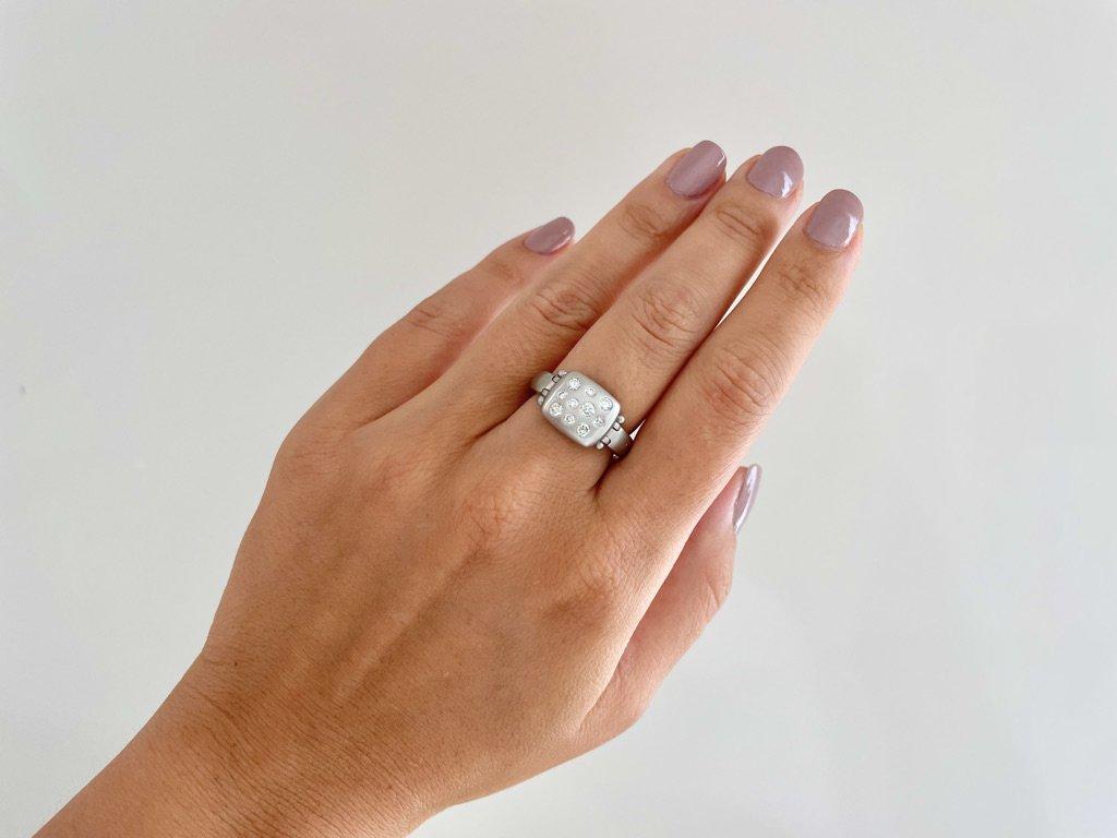 Faye Kim 18 Karat Gold Pave Diamond Hinged Chiclet Ring For Sale 2
