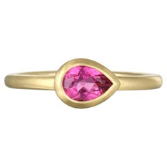 Faye Kim 18 Karat Gold Pear-Shaped Hot Pink Tourmaline Single Stone Bezel Ring