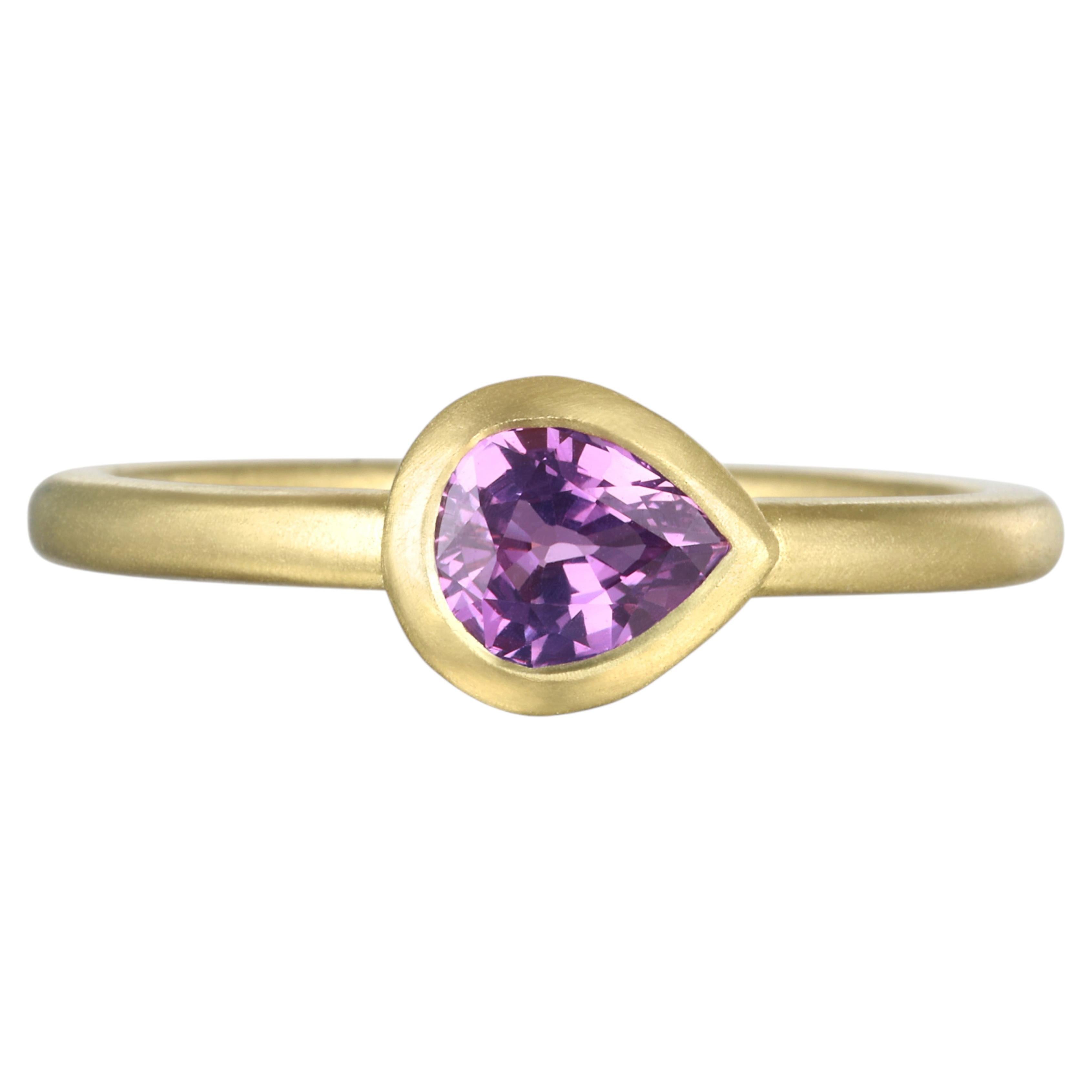 Faye Kim 18 Karat Gold Pear-Shaped Purple Sapphire Single Stone Bezel Ring For Sale