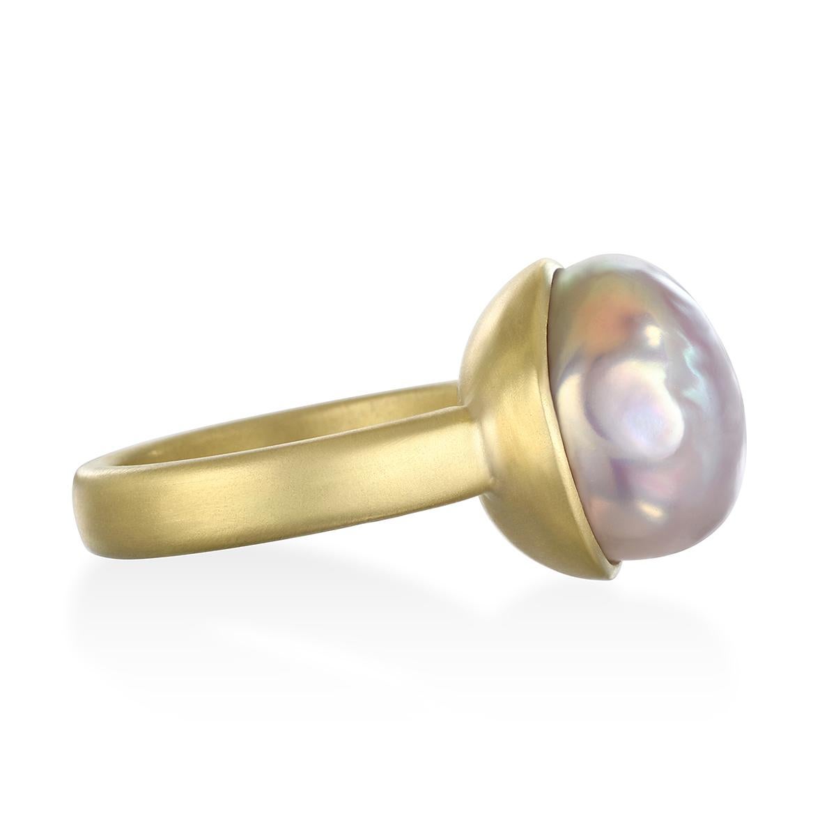 Contemporary Faye Kim 18 Karat Gold Pink Baroque Freshwater Pearl Ring For Sale