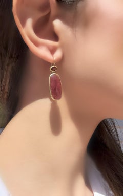 Faye Kim 18 Karat Gold Raspberry Sapphire Bezel Drop Earrings
