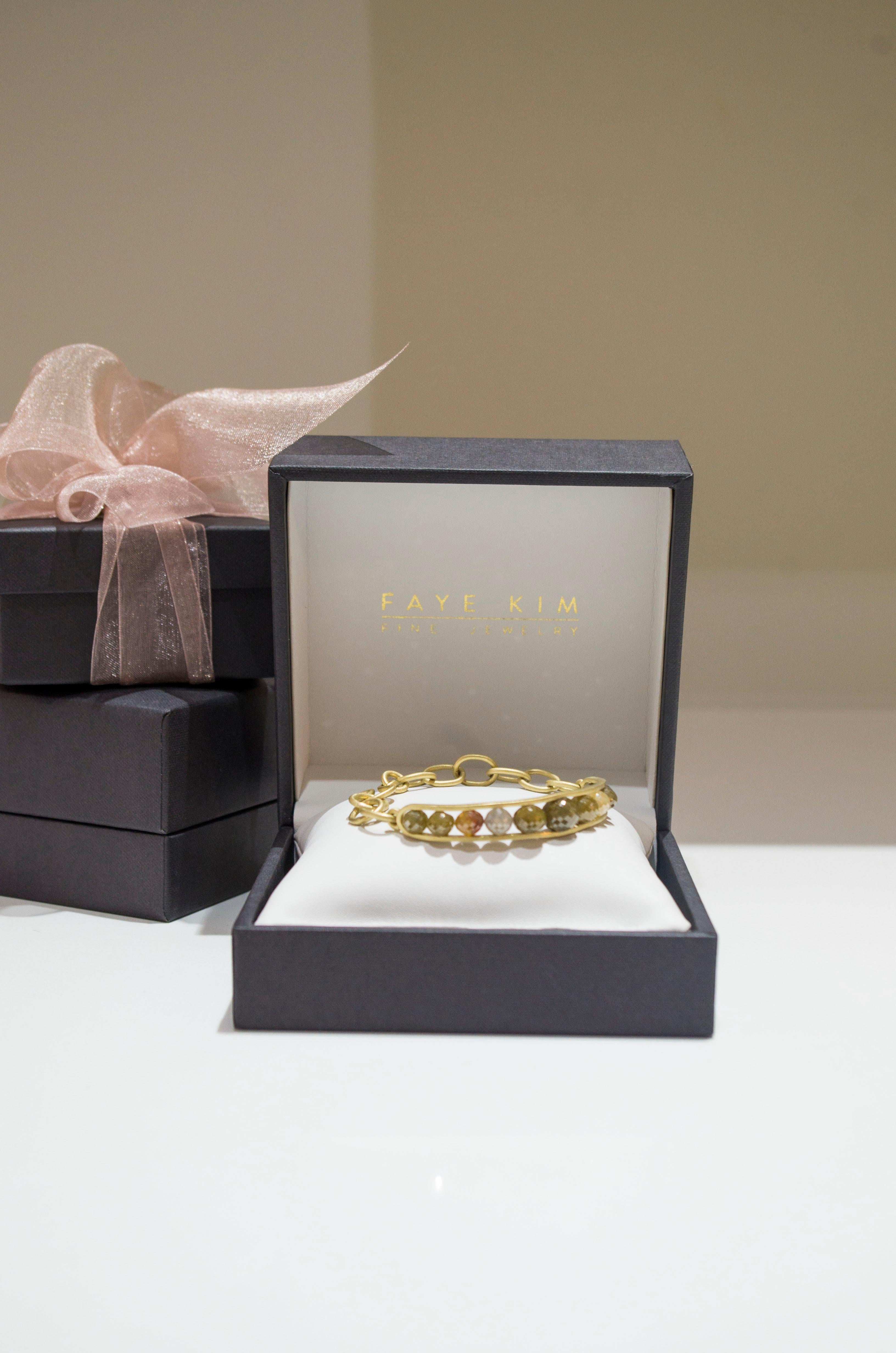 Faye Kim 18 Karat Gold Raw Diamond Bead Cuff Bangle In New Condition For Sale In Westport, CT